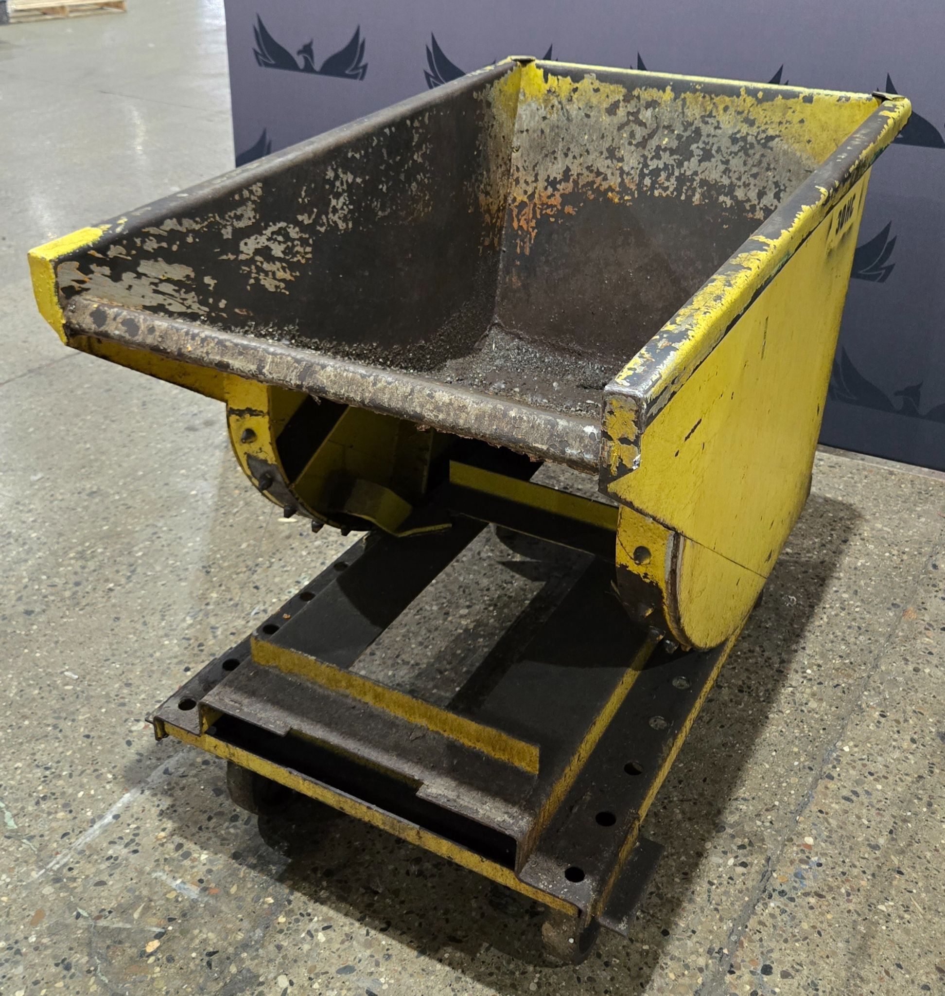 UNKNOWN SELF DUMPING HOPPER USED 1