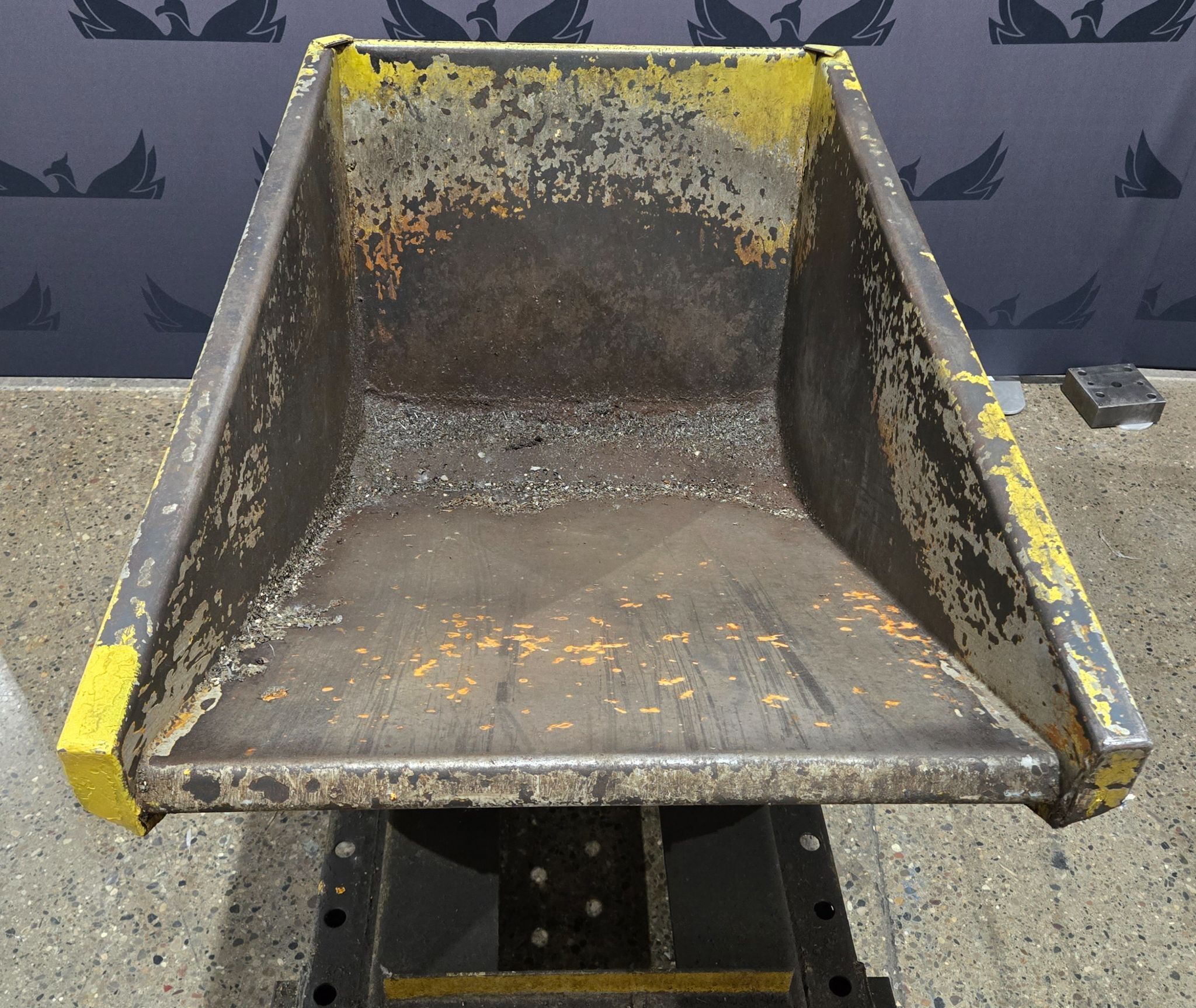 UNKNOWN SELF DUMPING HOPPER USED 3