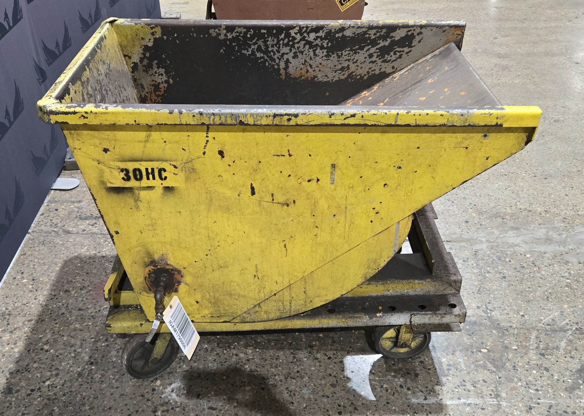 UNKNOWN SELF DUMPING HOPPER USED 4