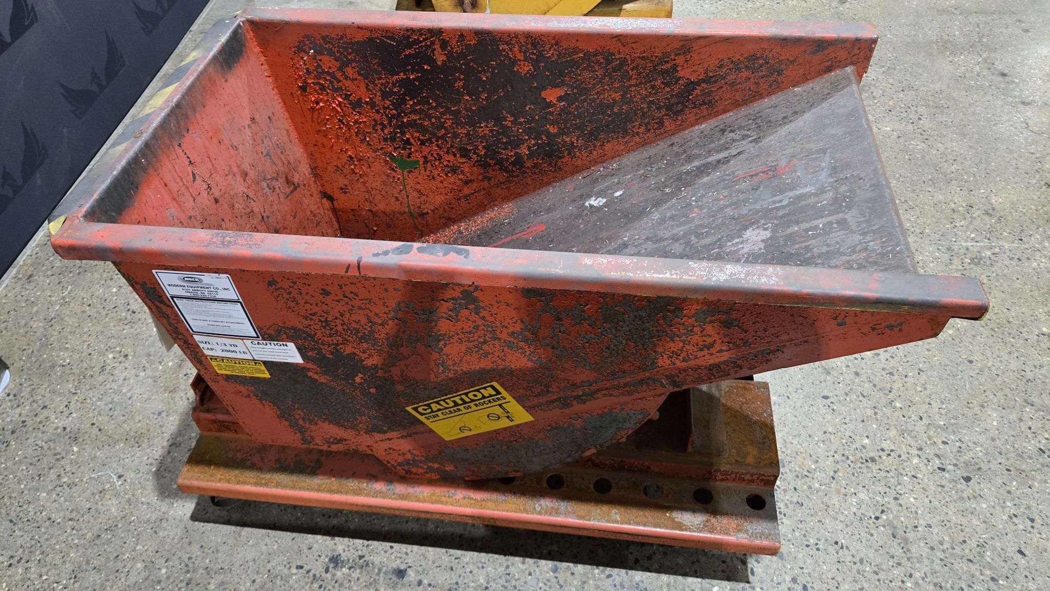MODERN EQUIPMENT CO SELF DUMPING HOPPER USED 3