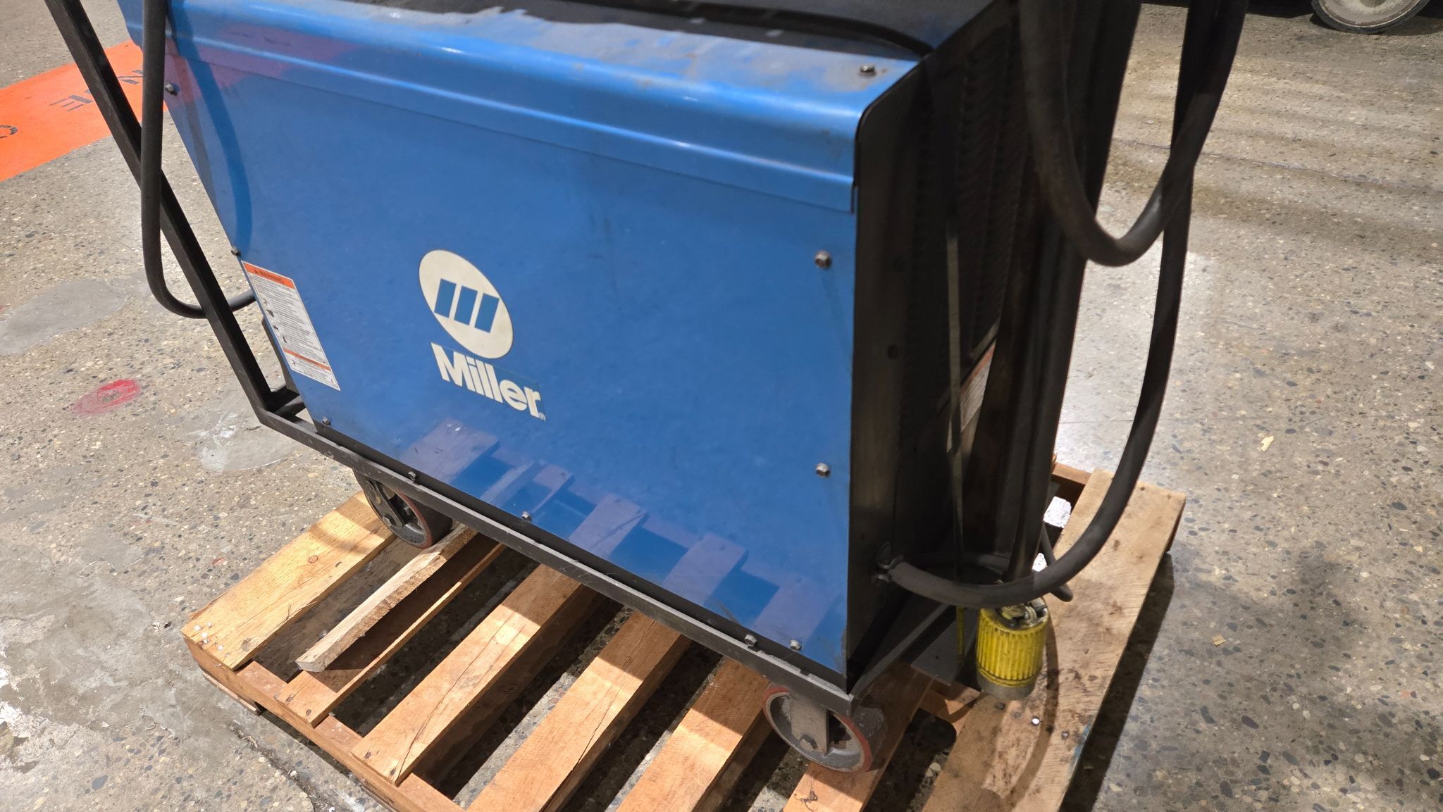 MILLER AUTO DELTAWELD 452 MIG WELDER WITH WIRE FEEDER USED 3