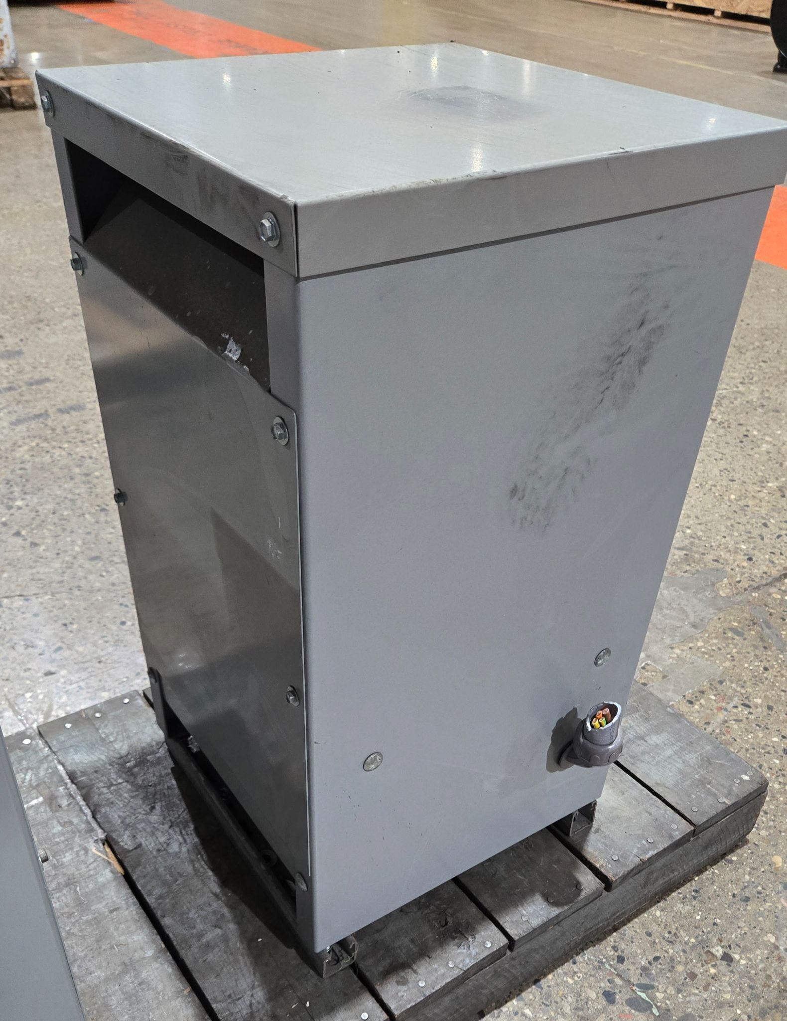 EMERSON ES5H15S 240X480V 15KVA TRANSFORMER USED 2