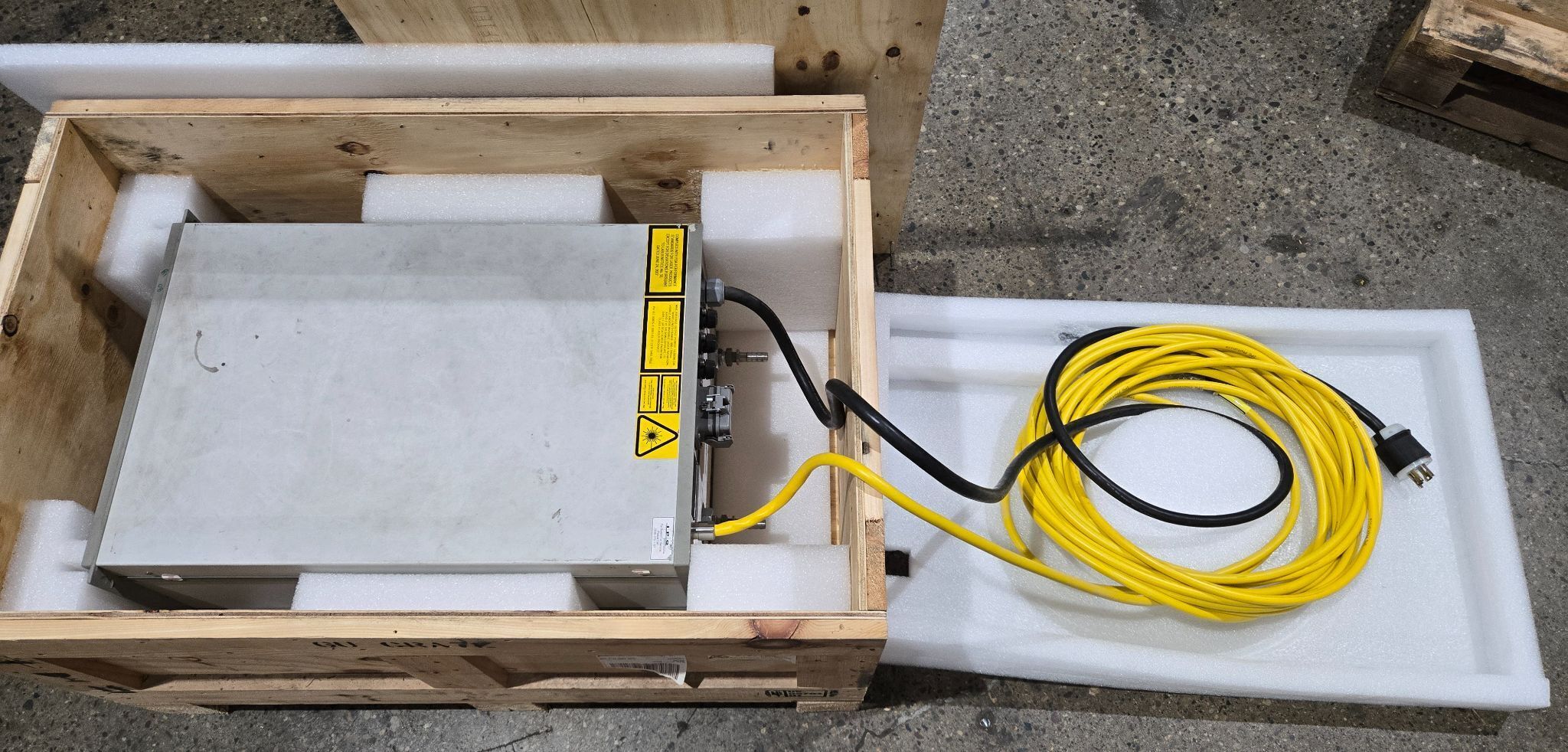 IPG YLR-1000-MM-WC FIBER LASER USED 2