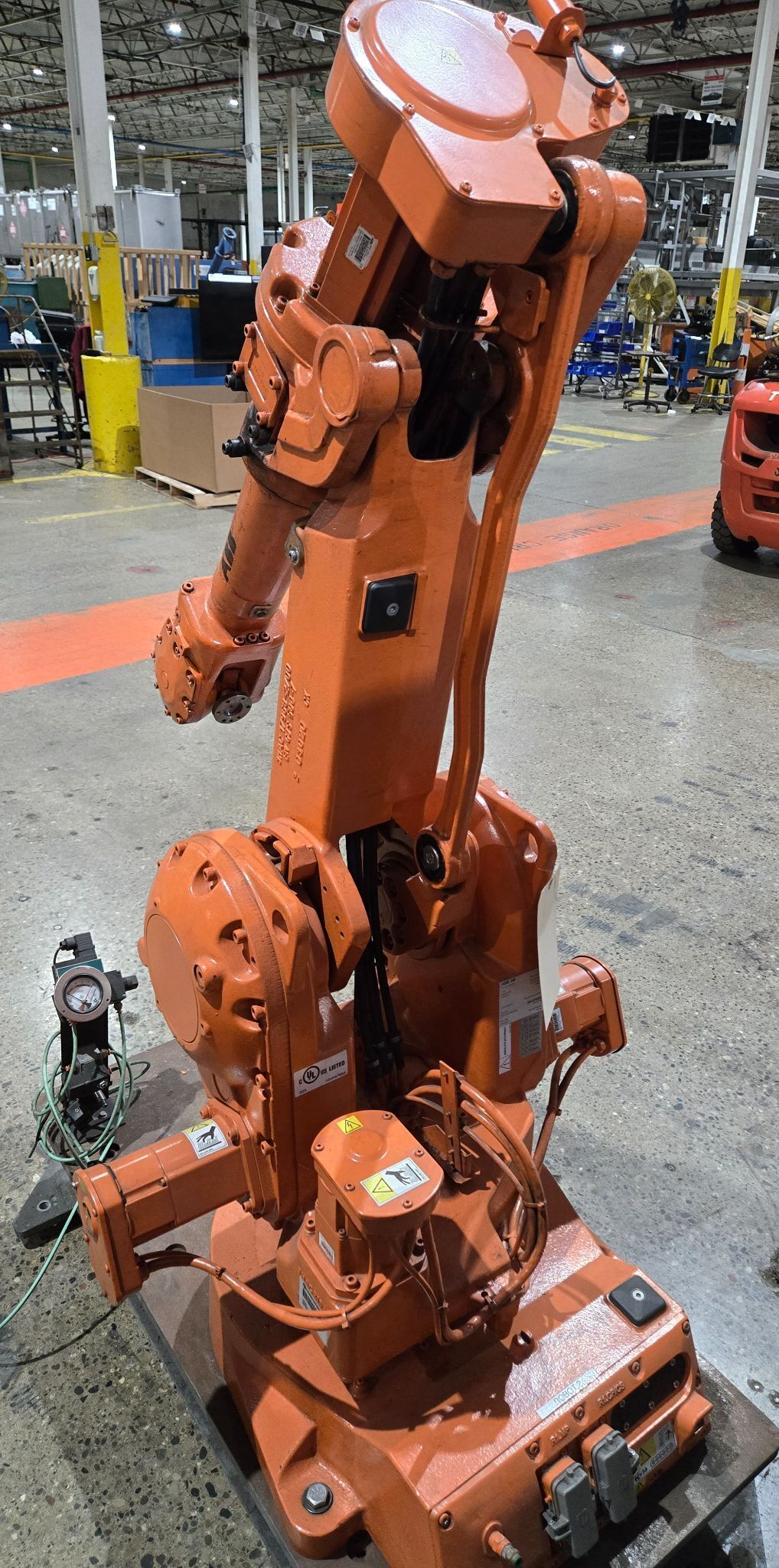 ABB IRB 2400 M2004 / IRC5 M2004 MASTER AND SLAVE DUAL ROBOT ARM SYSTEM USED 3