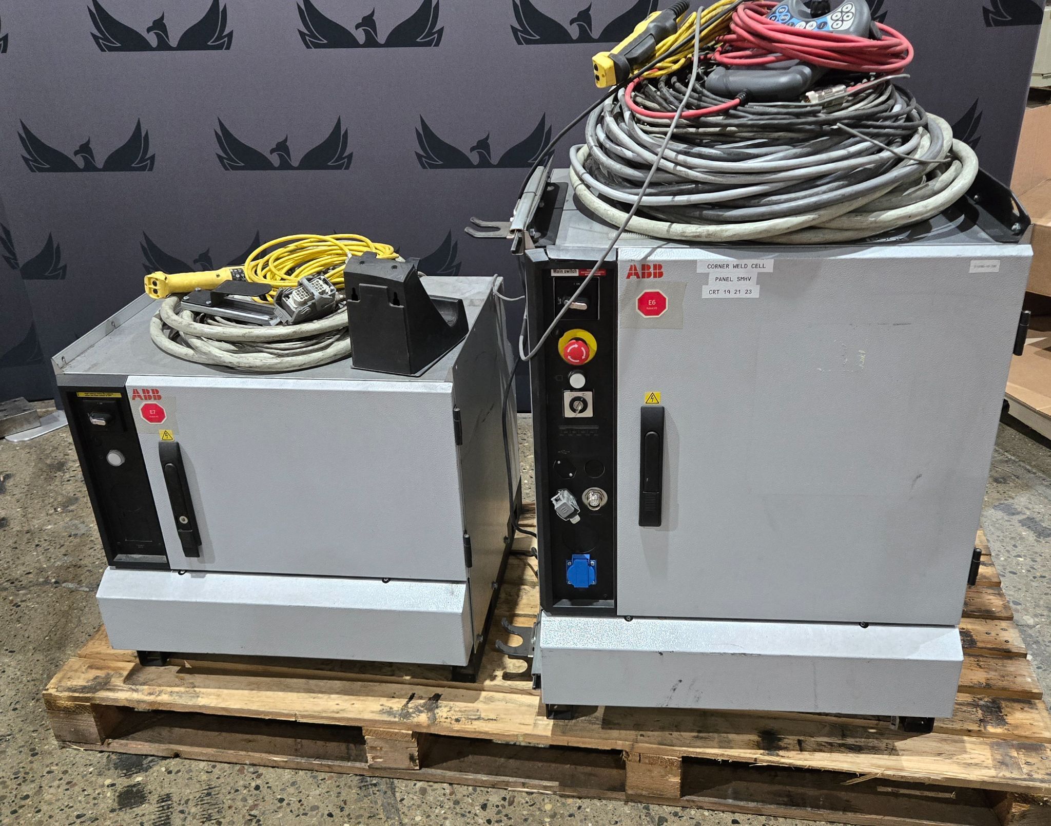 ABB IRB 2400 M2004 / IRC5 M2004 MASTER AND SLAVE DUAL ROBOT ARM SYSTEM USED 9