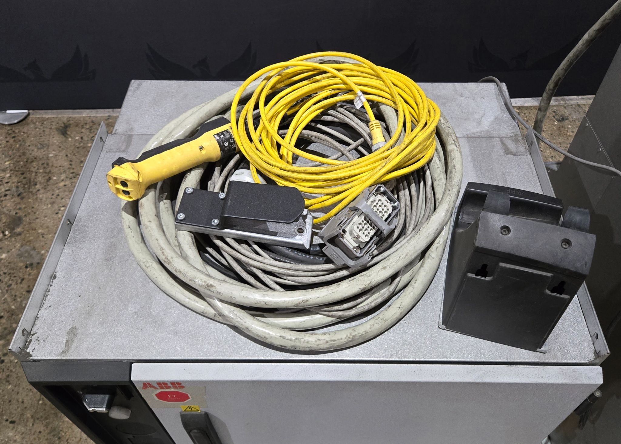 ABB IRB 2400 M2004 / IRC5 M2004 MASTER AND SLAVE DUAL ROBOT ARM SYSTEM USED 10