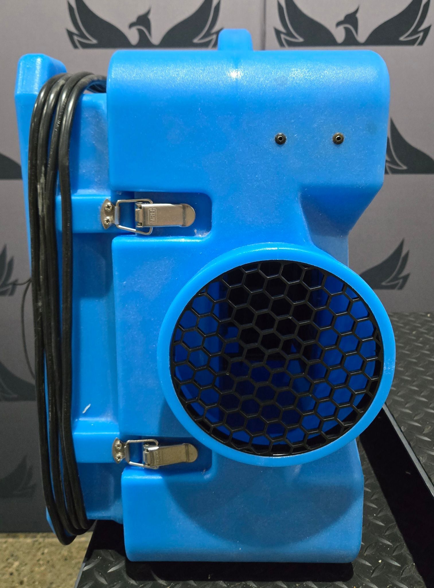 BLUEDRI AIRSHIELD 550 HEPA AIR SCRUBBER 1400SQ FEET CAPACITY 1/3HP USED 1