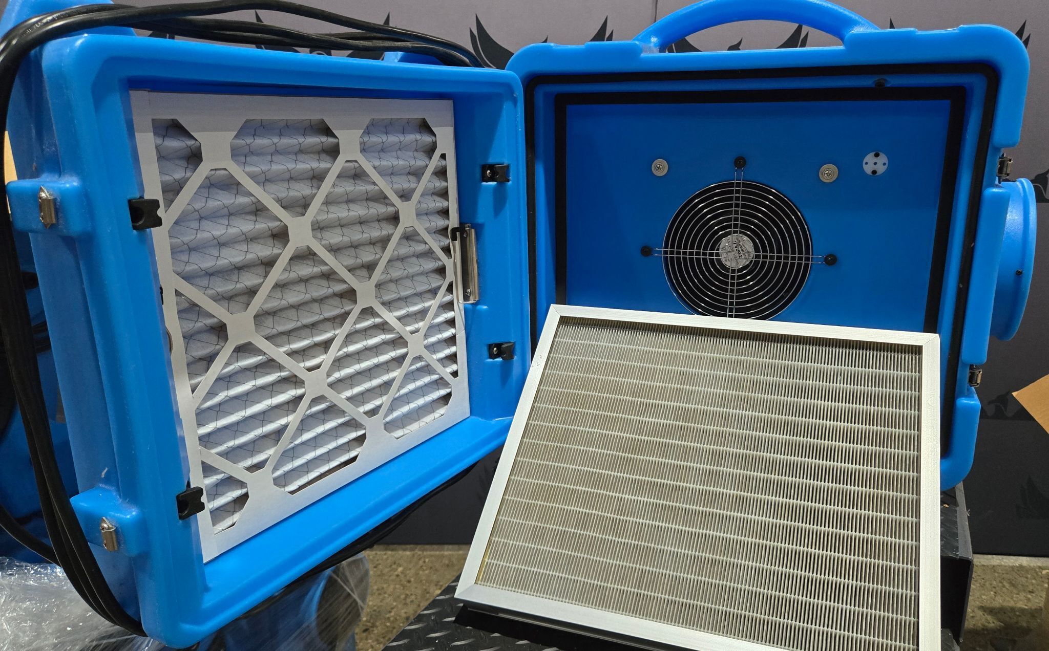 BLUEDRI AIRSHIELD 550 HEPA AIR SCRUBBER 1400SQ FEET CAPACITY 1/3HP USED 6
