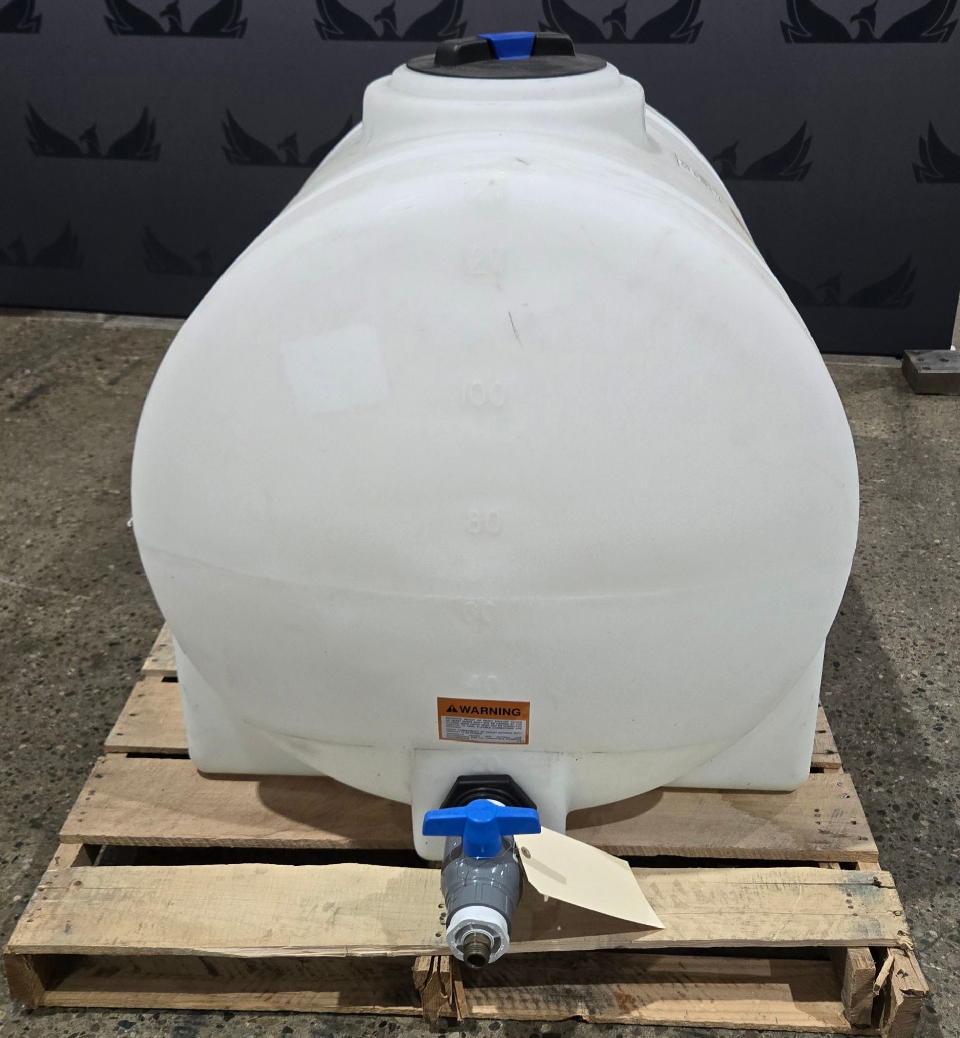 NORWESCO HORIZ LEG W/FTC 150 GALLON HORIZONTAL WHITE TANK USED 0