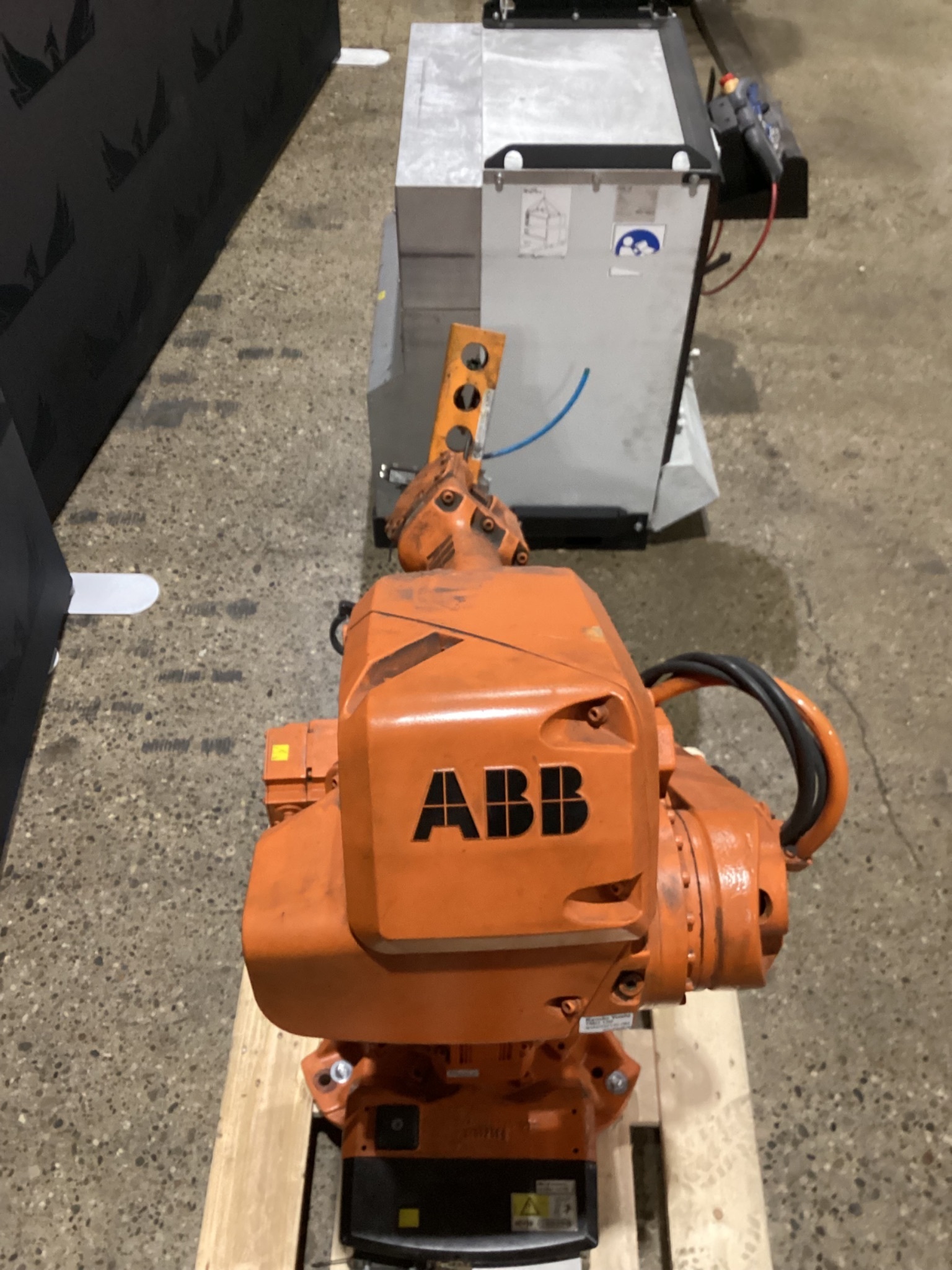 ABB IRB 2600 M2004 Robot w/ IRC5 Controls, Missing Cable Set USED 9