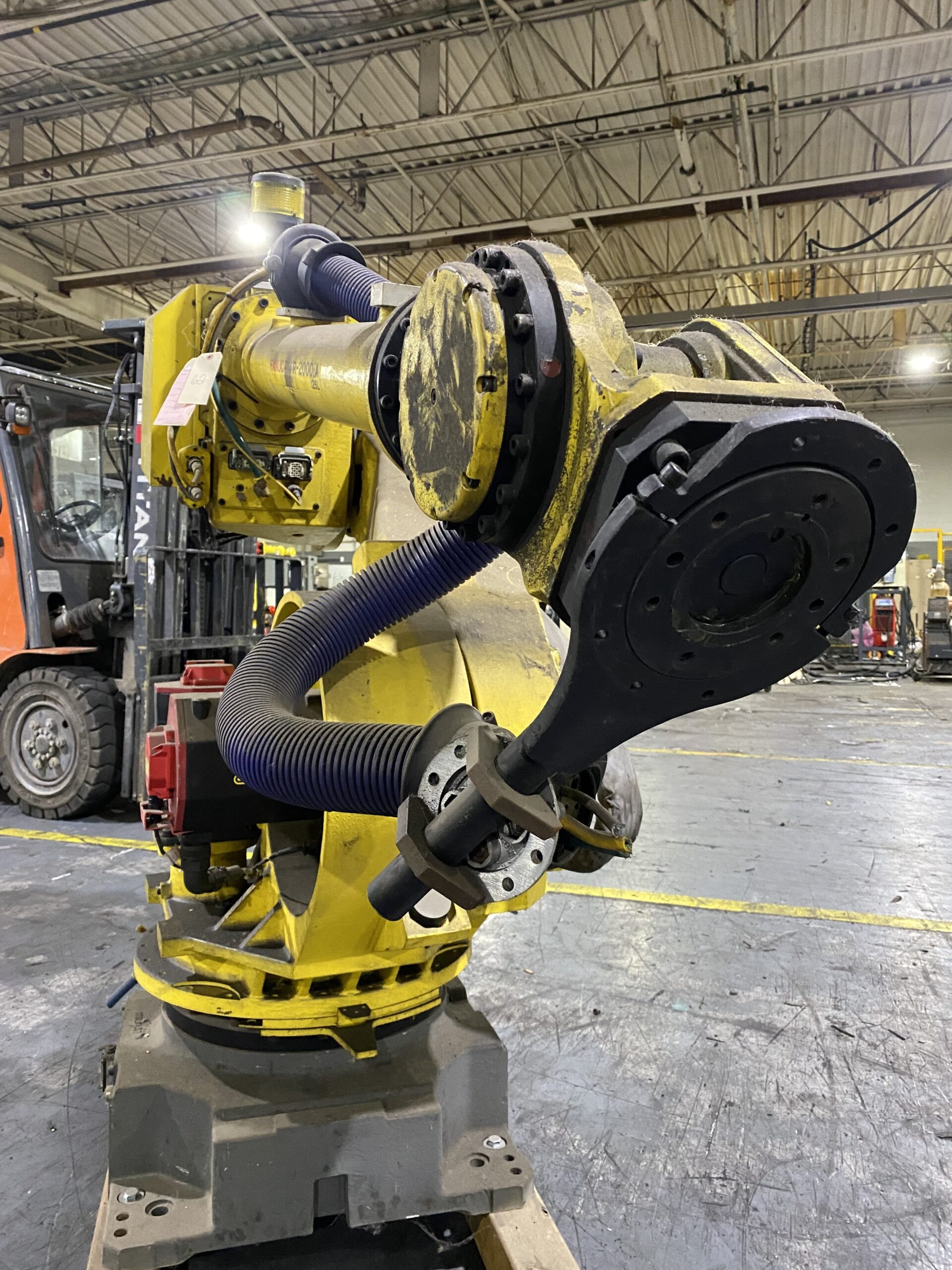 FANUC - R-2000iA/125L w/ R-J3iB Controls USED 3