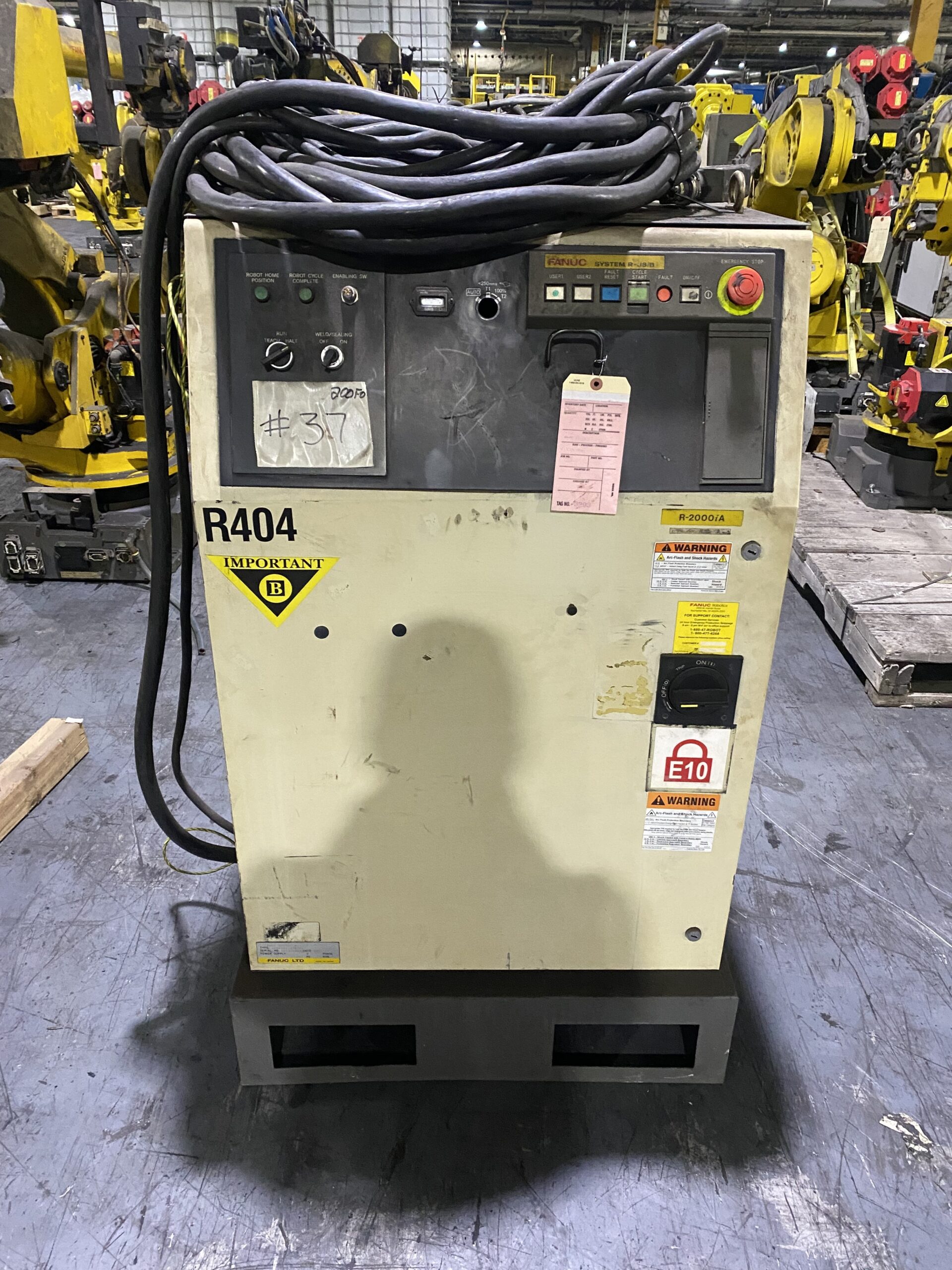 FANUC - R-2000iA/125L w/ R-J3iB Controls USED 6