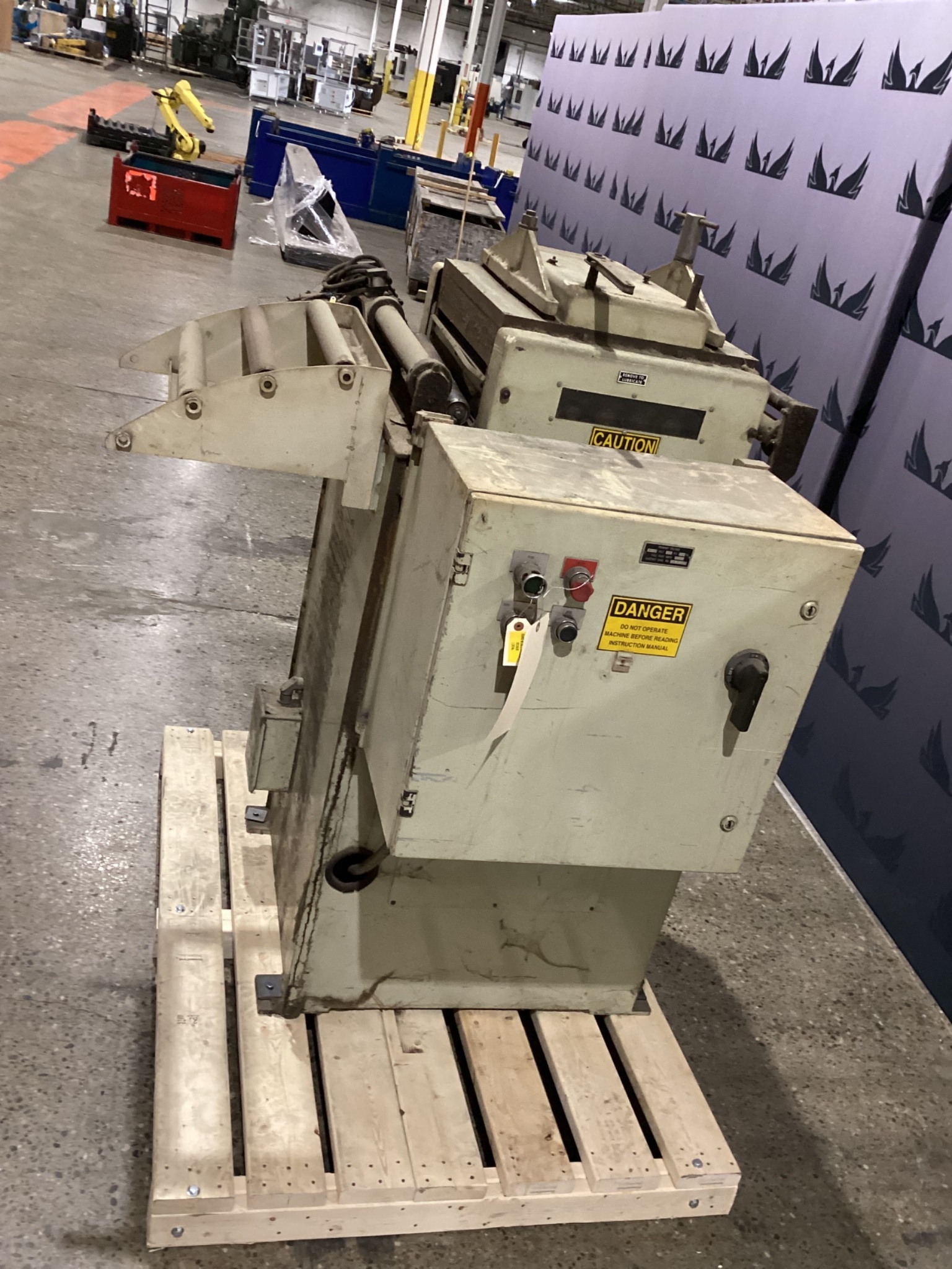 COOPER WEYMOUTH PETERSON 18B COIL STRAIGHTENER 18IN 0.093IN USED 2