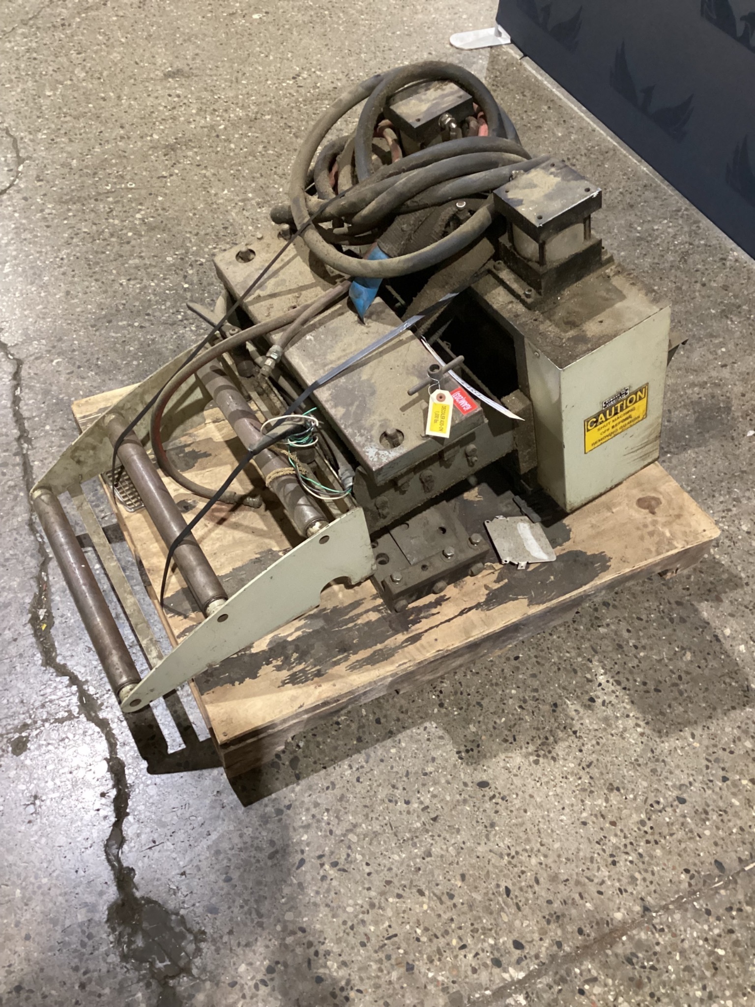 COOPER WEYMOUTH PETERSON 18B COIL STRAIGHTENER 18IN 0.093IN USED 11