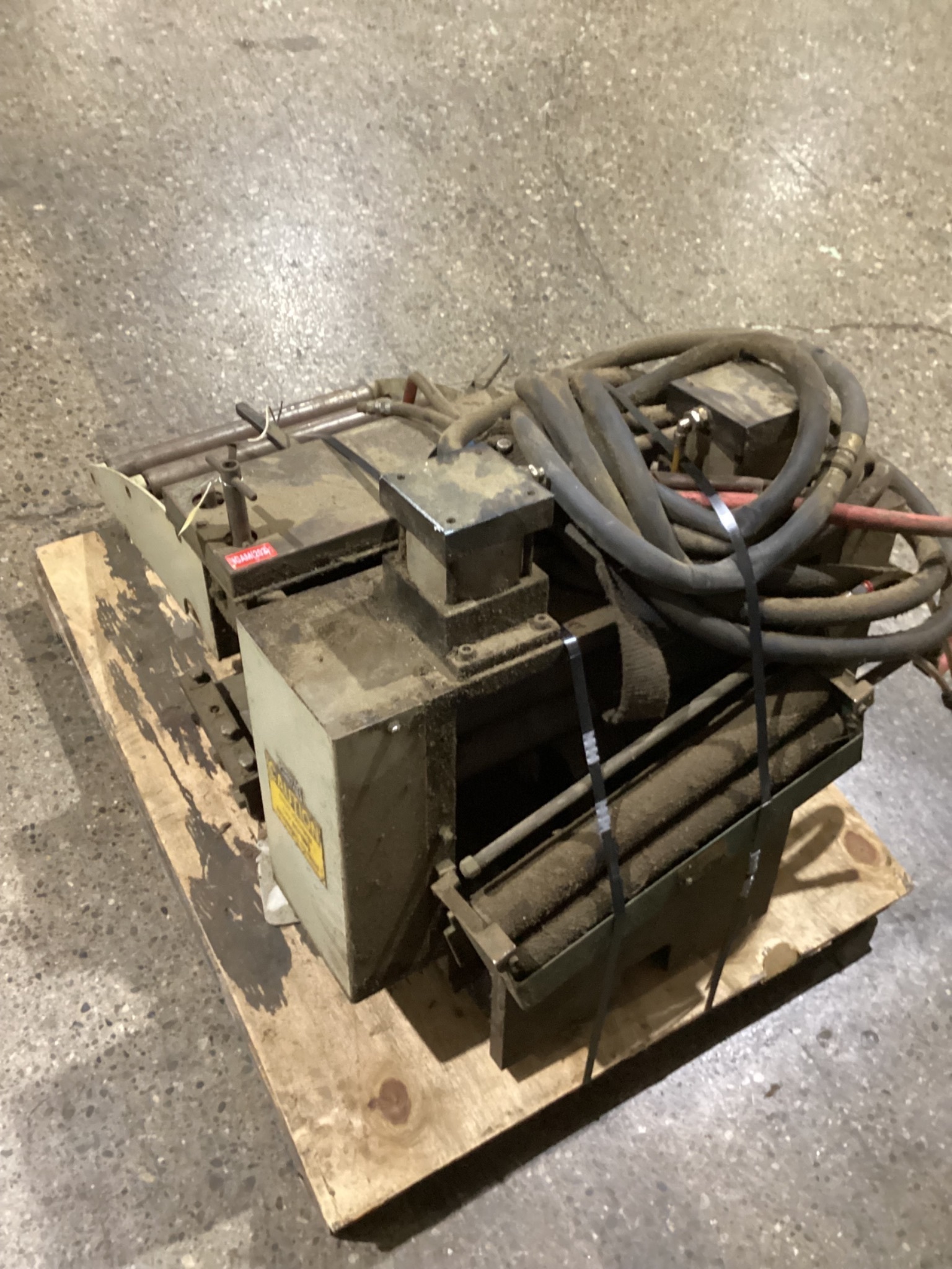 COOPER WEYMOUTH PETERSON 18B COIL STRAIGHTENER 18IN 0.093IN USED 13