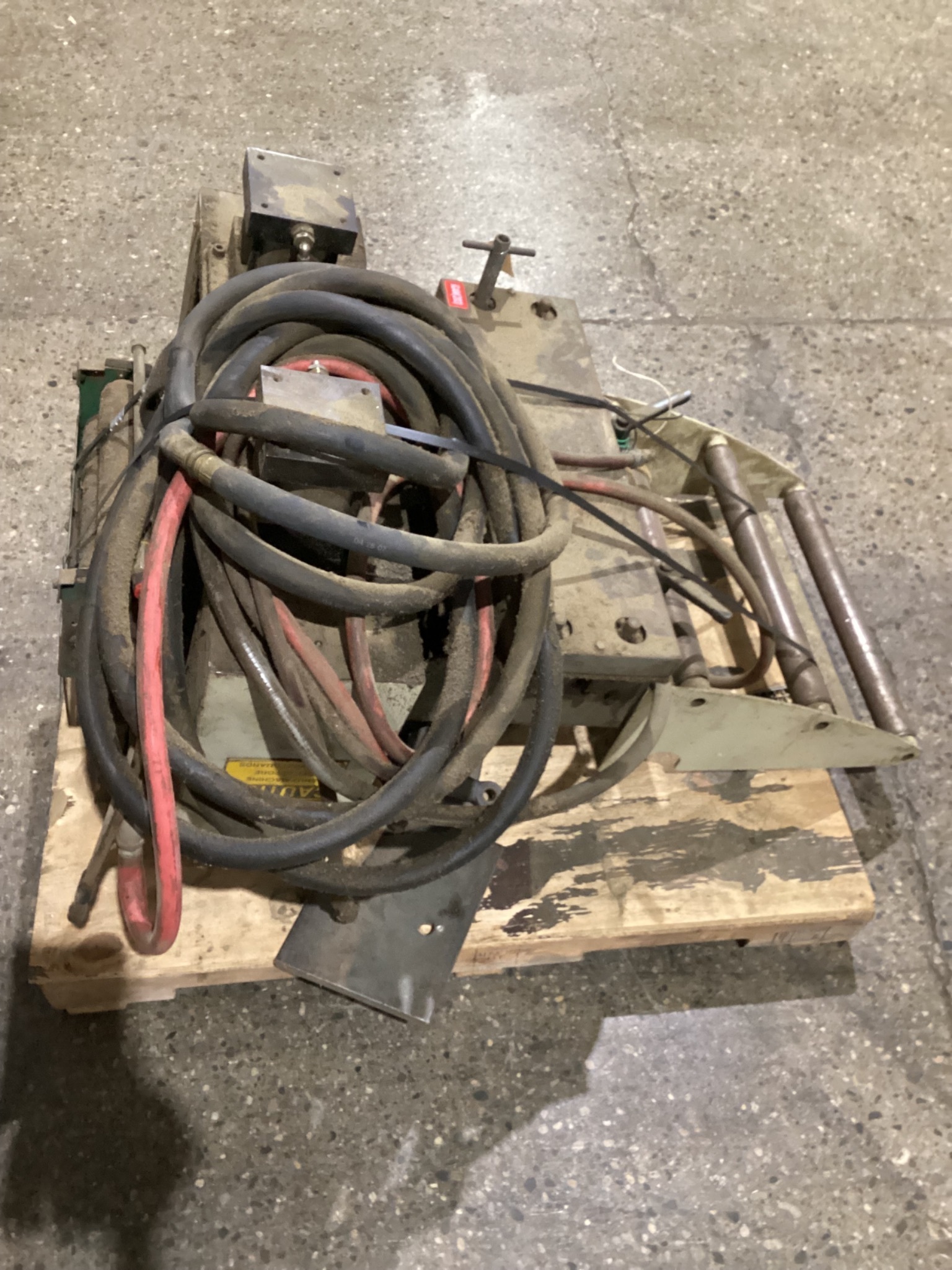 COOPER WEYMOUTH PETERSON 18B COIL STRAIGHTENER 18IN 0.093IN USED 14