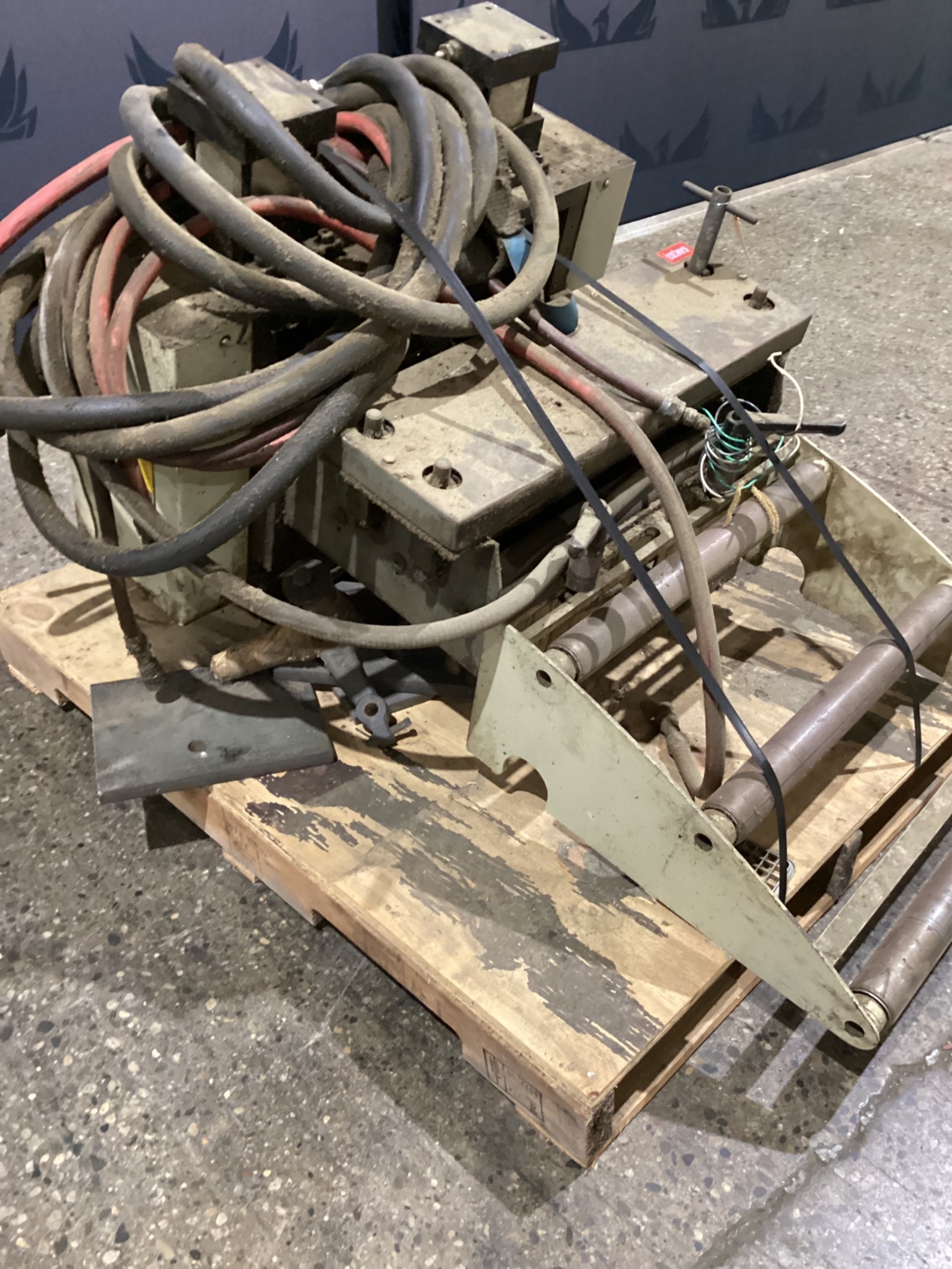 COOPER WEYMOUTH PETERSON 18B COIL STRAIGHTENER 18IN 0.093IN USED 15