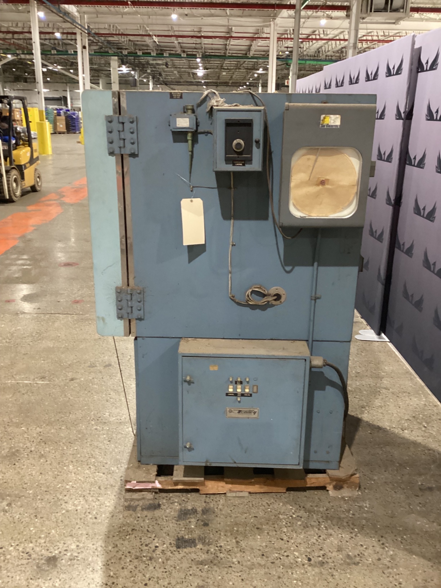 TENNEY 14 ENVIRONMENTAL CHAMBER OVEN W/ BRISTOL RECORDER USED 4