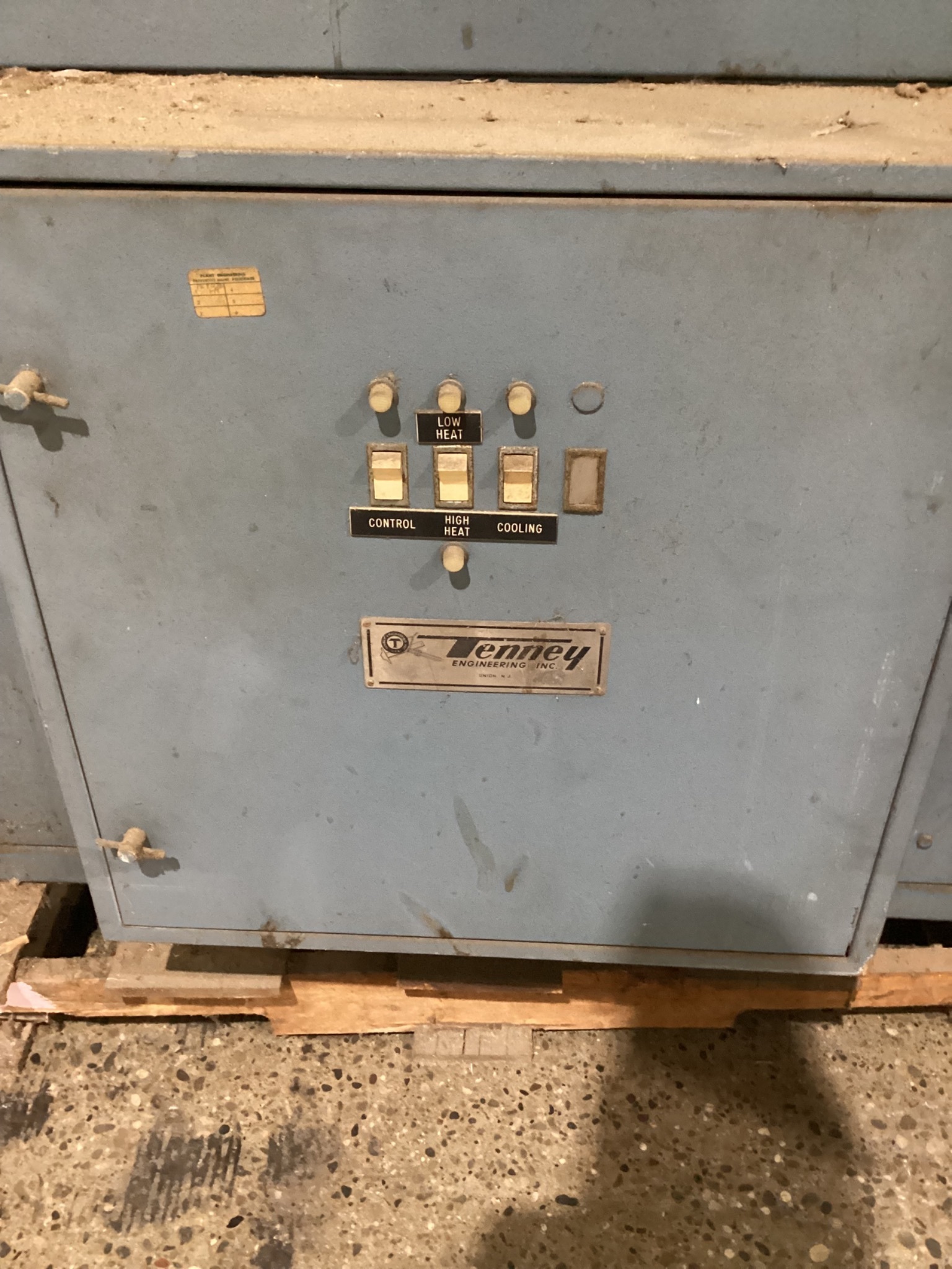 TENNEY 14 ENVIRONMENTAL CHAMBER OVEN W/ BRISTOL RECORDER USED 7