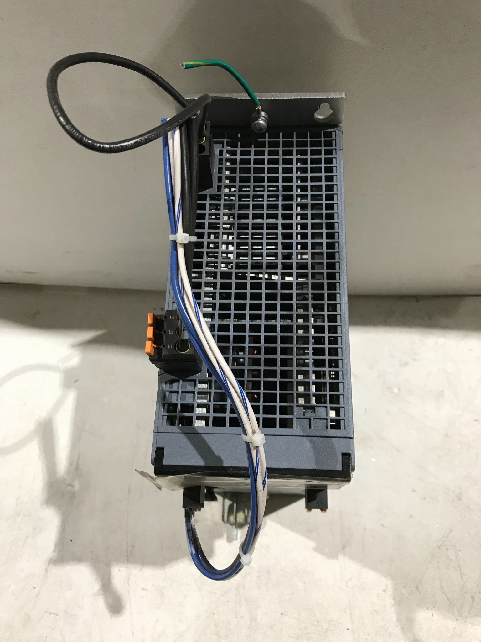 6SL3219-5HE13-5UFO G120X 40HP 480V VFD Drive – USED 1