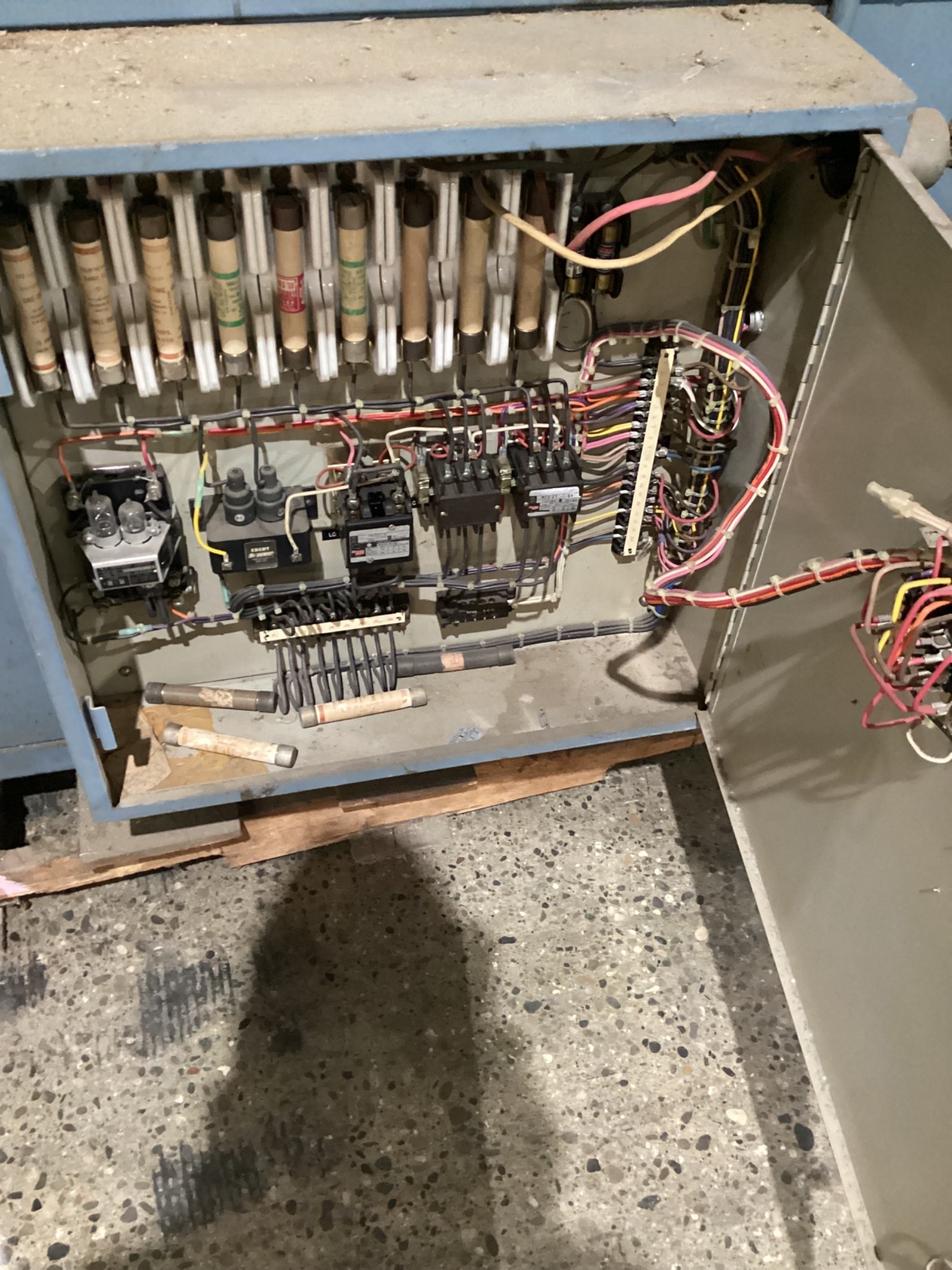 TENNEY 14 ENVIRONMENTAL CHAMBER OVEN W/ BRISTOL RECORDER USED 12
