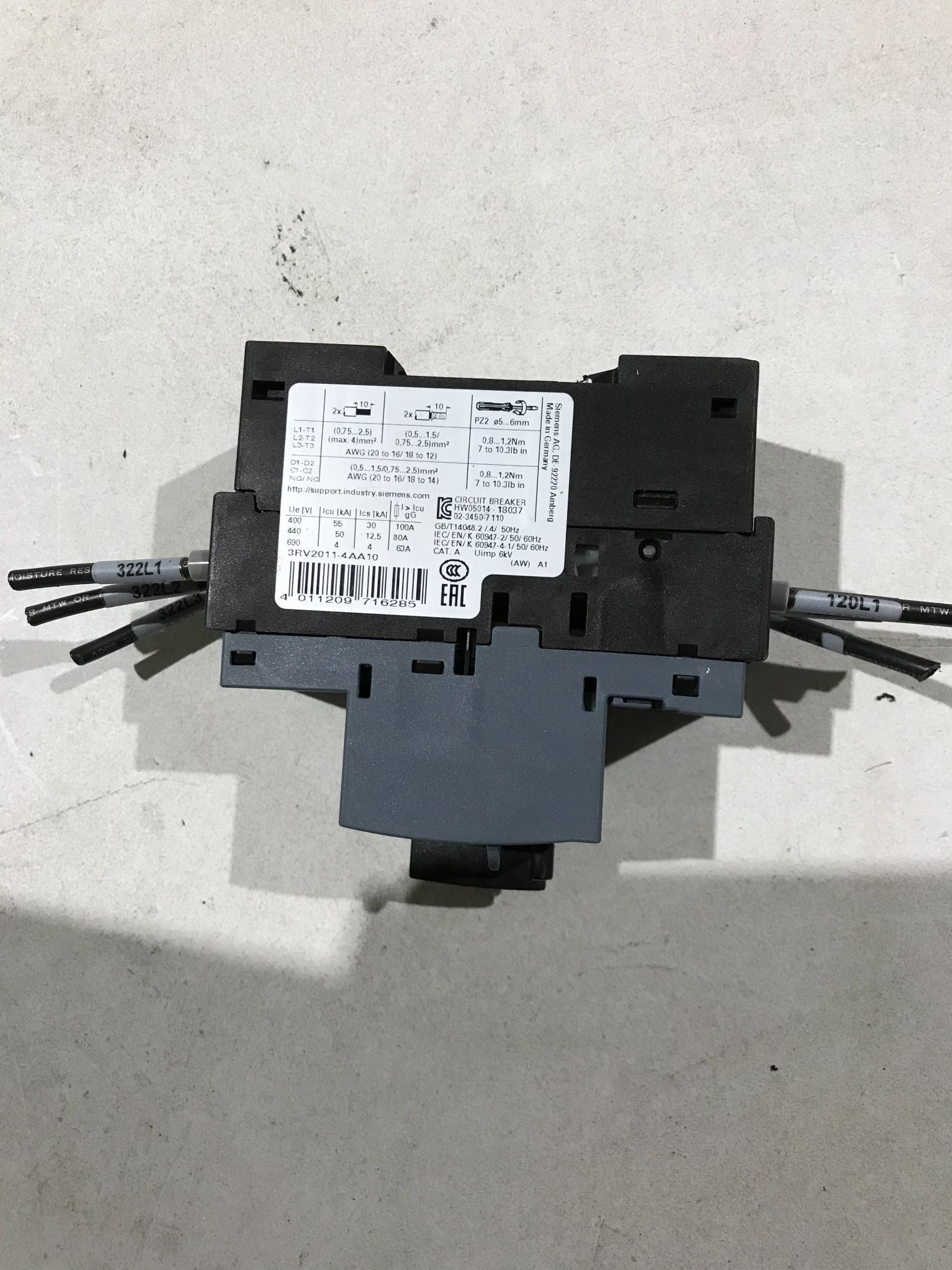 SIEMENS 3RV2011-4AA10 MOTOR STARTER USED 1