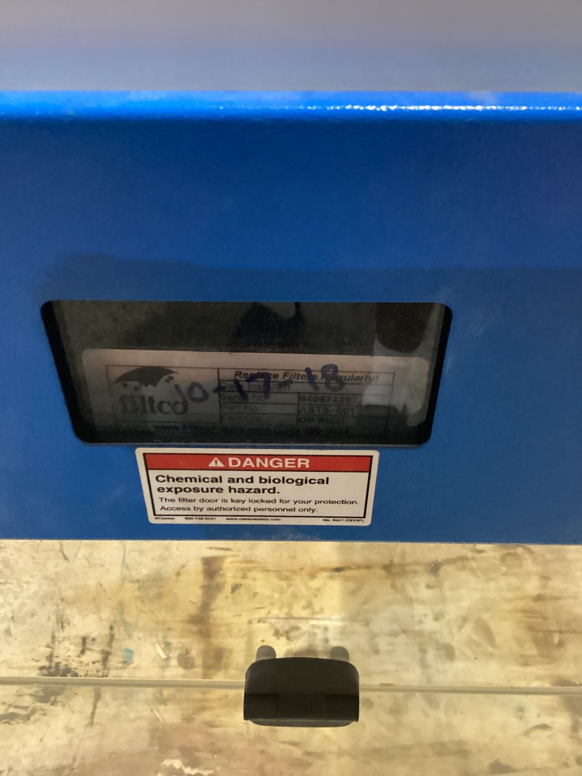 AIR SCIENCE PURAIR 5-36 DUCTLESS FUME HOOD USED 3