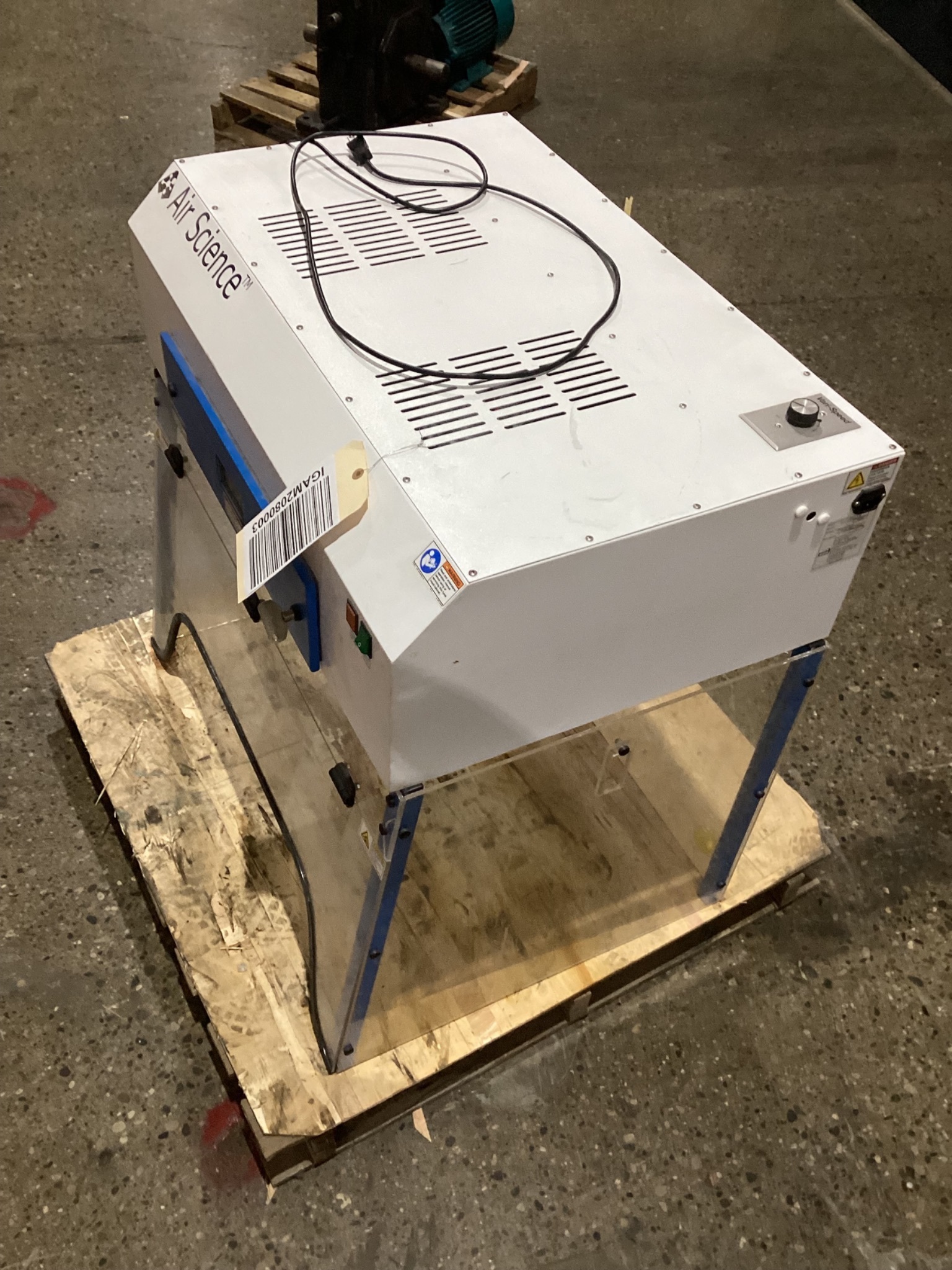 AIR SCIENCE PURAIR 5-36 DUCTLESS FUME HOOD USED 2