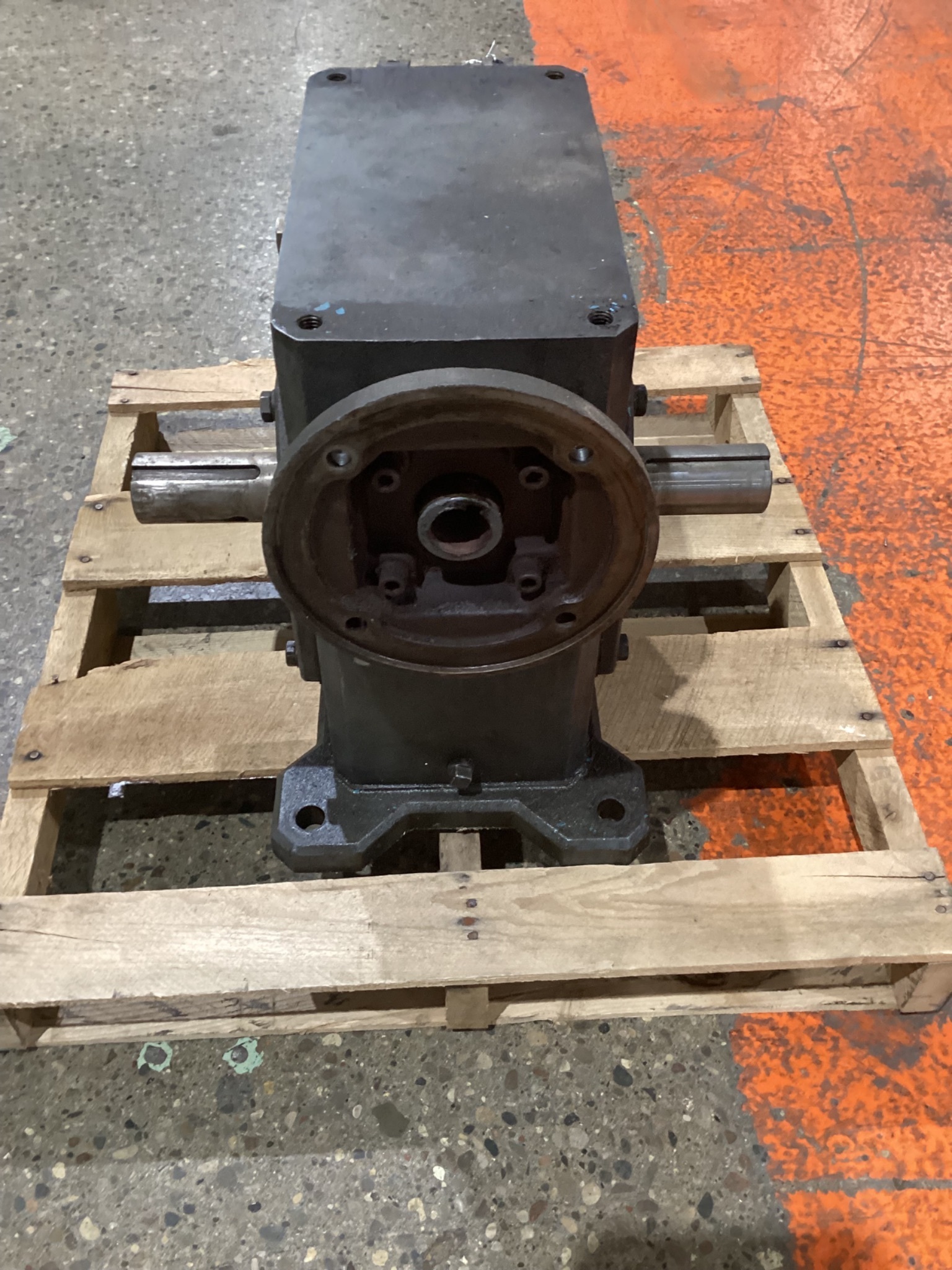 FALK 600WOCM1A 5:1 OMNIBOX WORM REDUCER 41.1HP USED 1