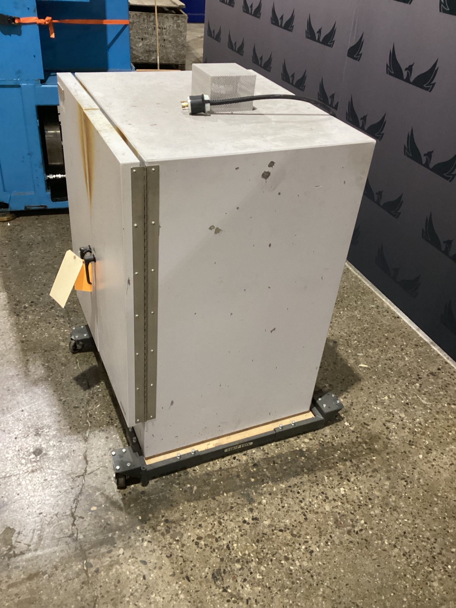 THERMO SCIENTIFIC OV116850 SMALL INDUSTRIAL RESIN OVEN USED 1