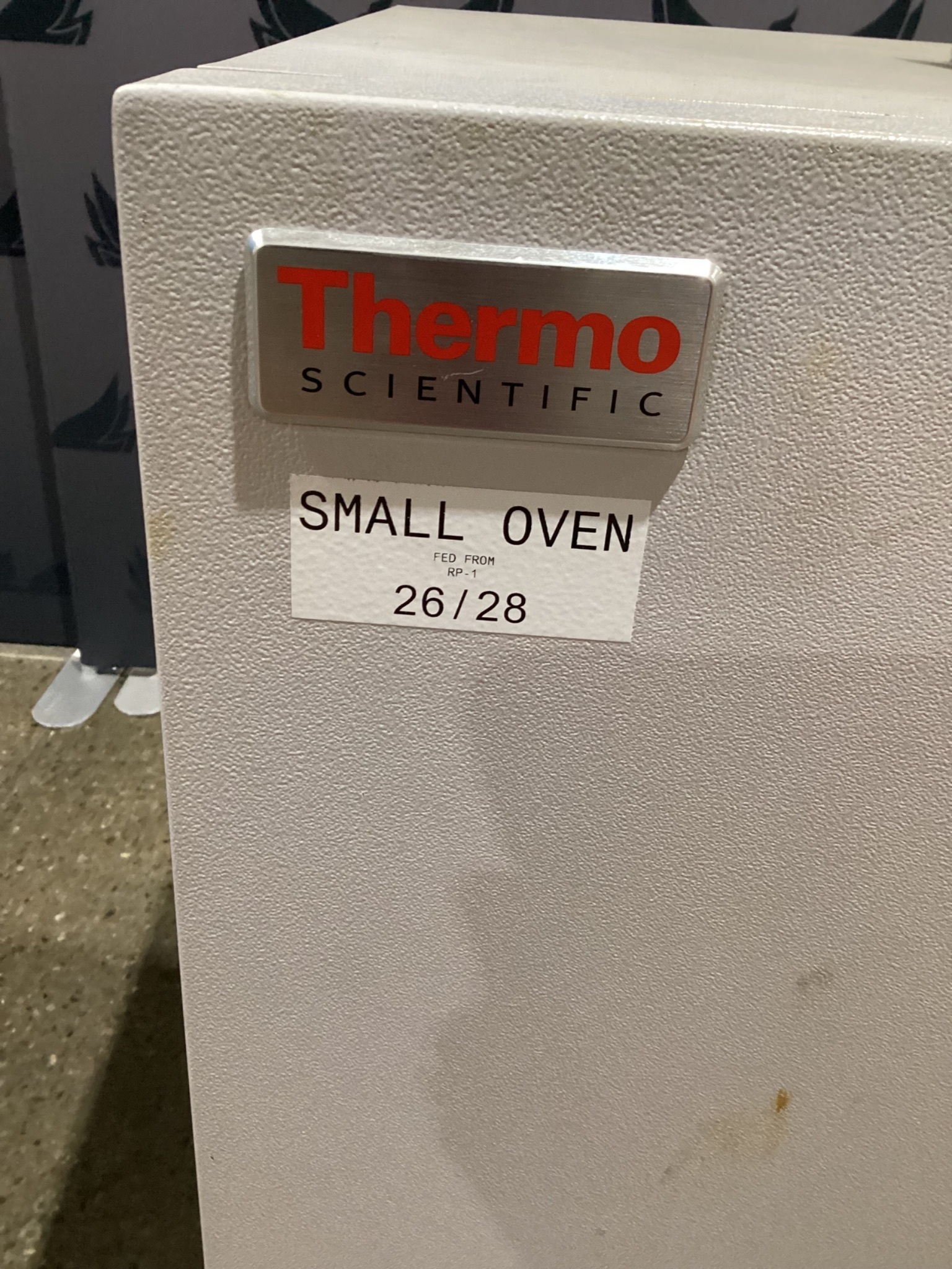 THERMO SCIENTIFIC OV116850 SMALL INDUSTRIAL RESIN OVEN USED 6
