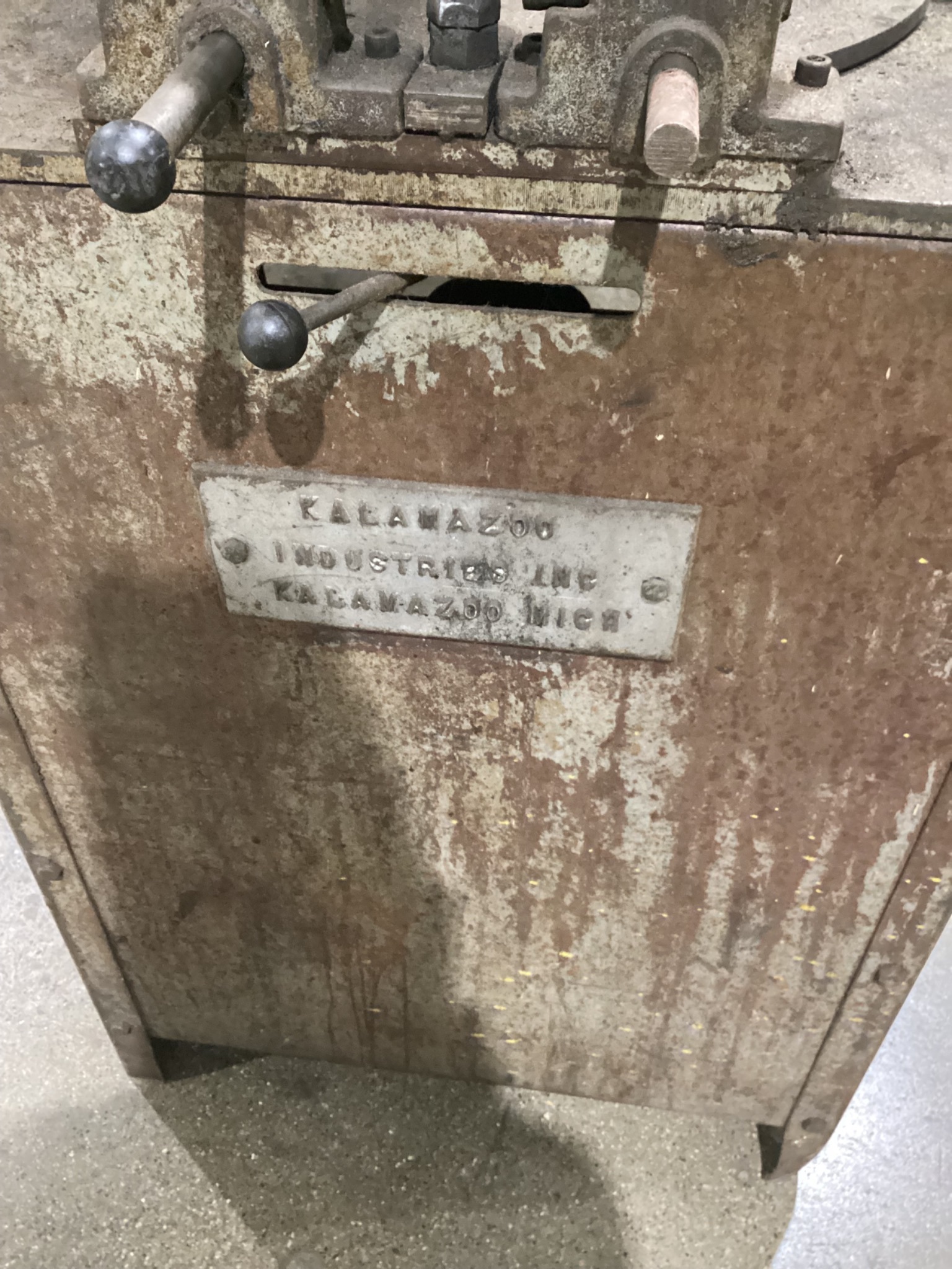KALAMAZOO INDUSTRIES CIRCULAR COLD SAW USED 9