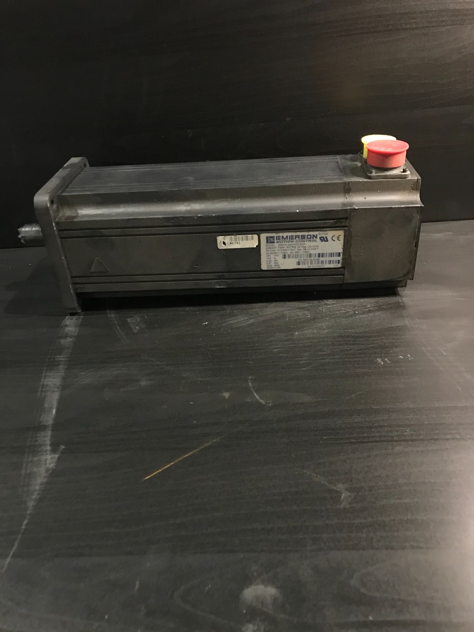 EMERSON MGE-4126-CONS-0000 SERVO MOTOR USED 0