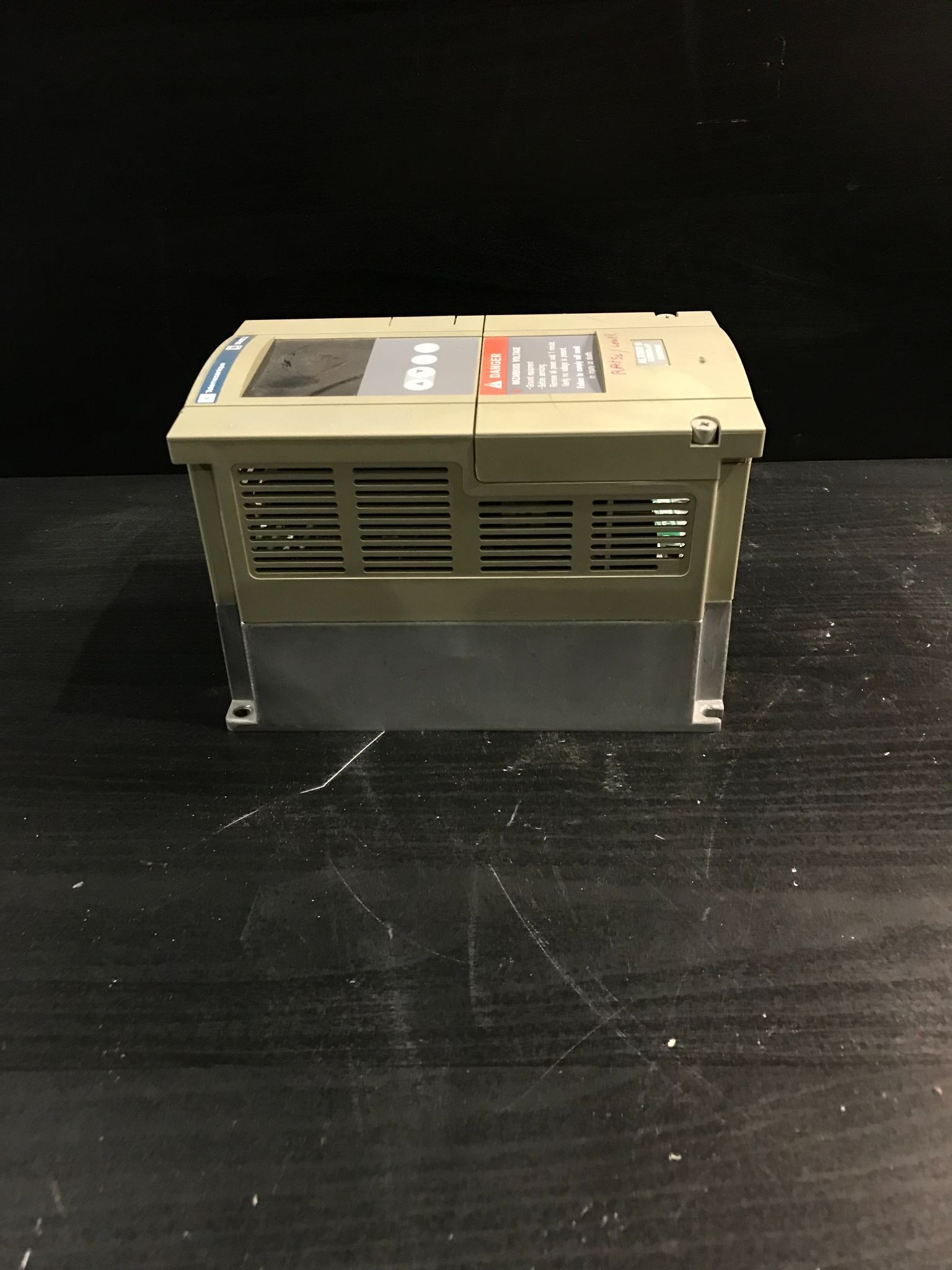 TELEMECANIQUE ATV18U09M2 1/2 HP VFD USED 1