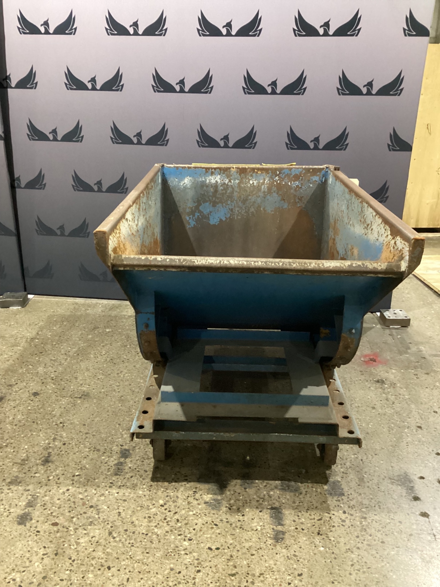 SELF DUMPING HOPPER USED 1