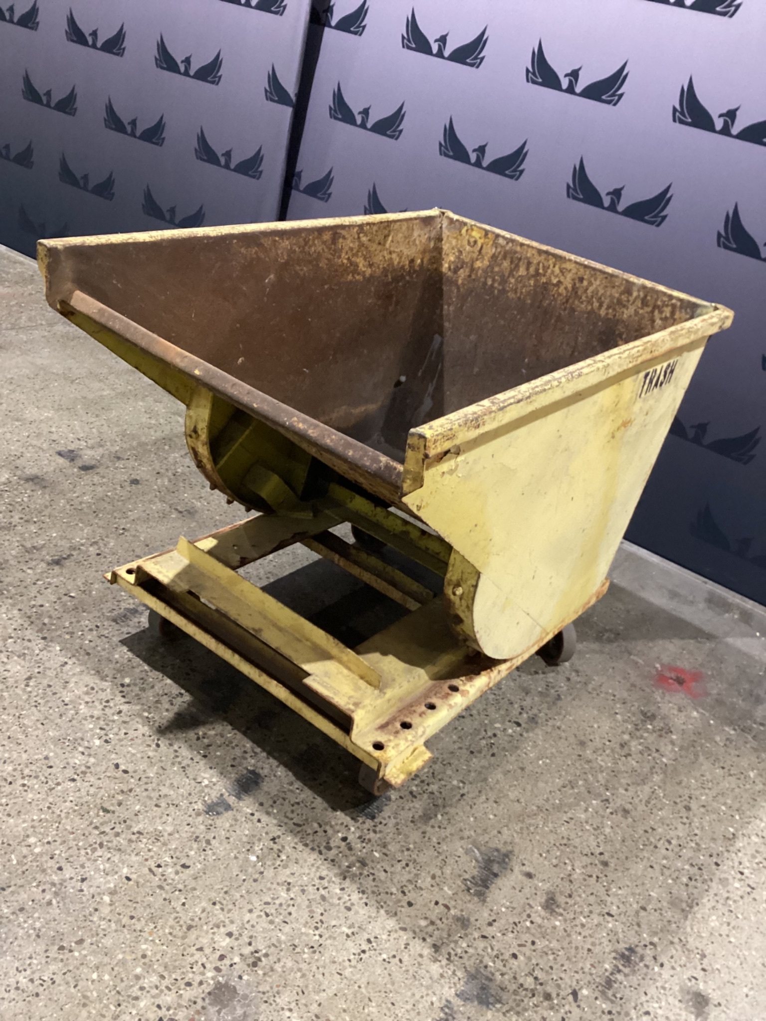 UNKNOWN METAL SELF DUMPING HOPPER USED 0