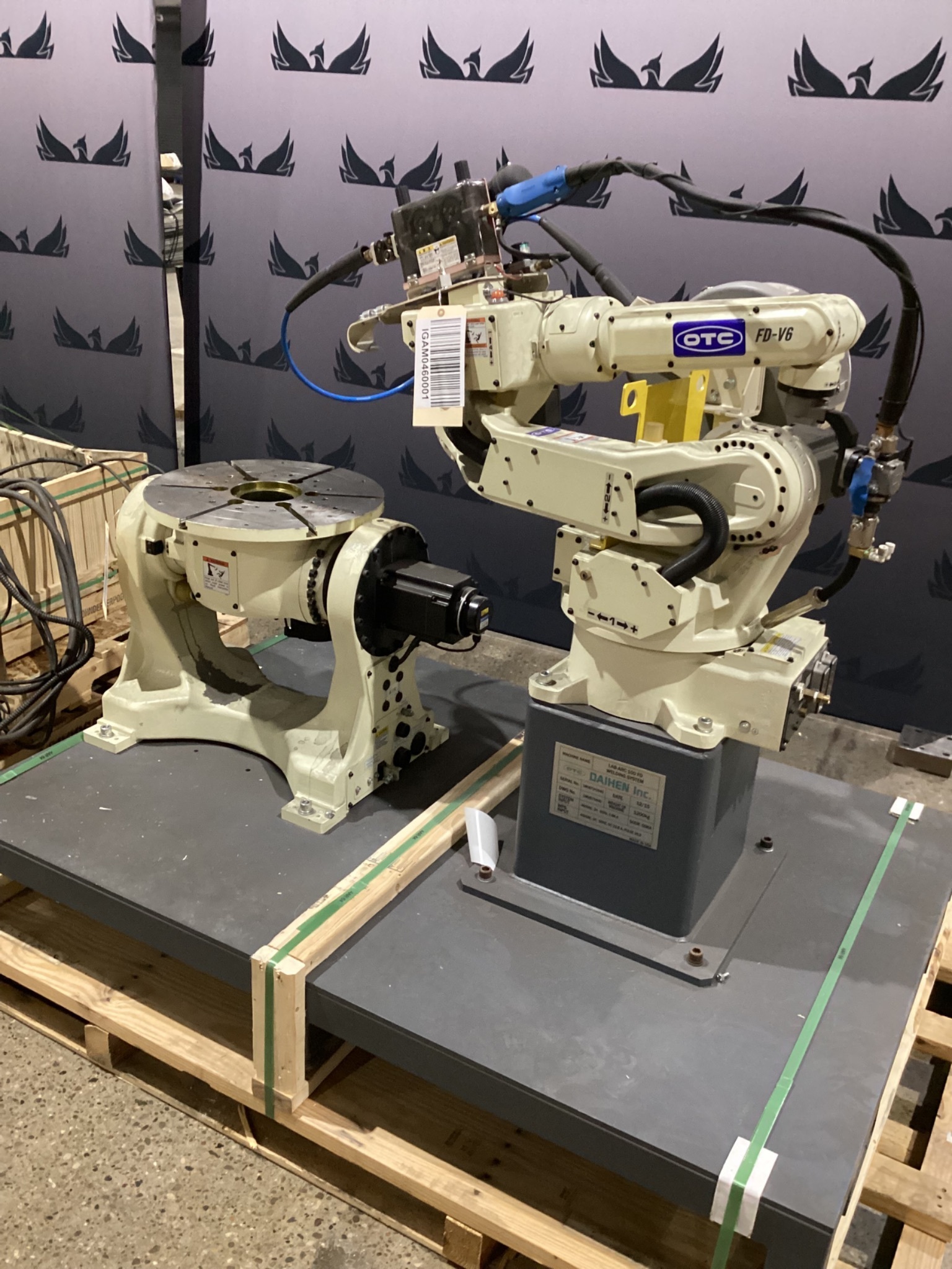 OTC DAIHEN LAB-ARC 100 FD WELDING SYSTEM ROBOT WITH POSITIONER, CONTROL & SAFETY GATE, 2015 0