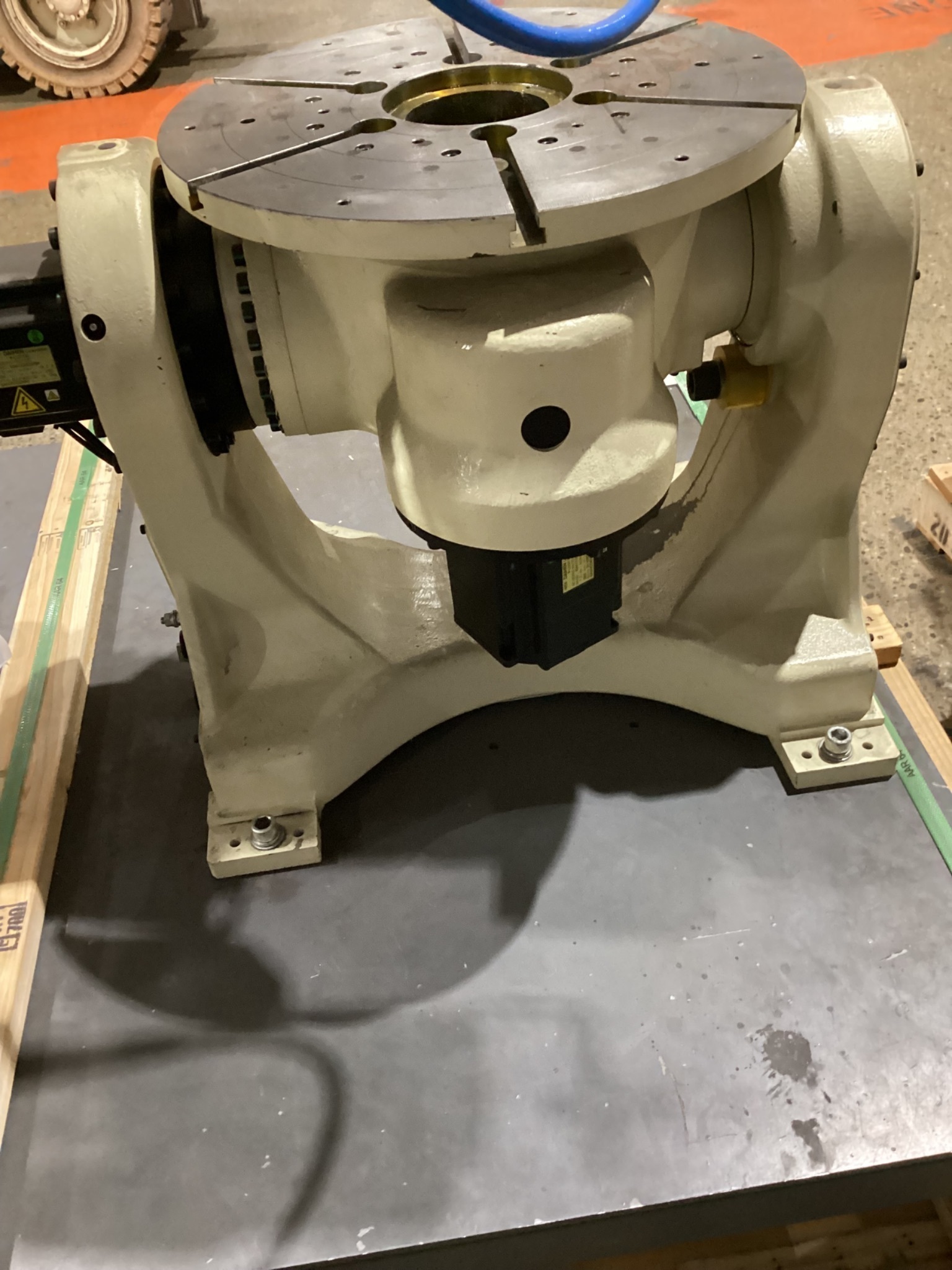OTC DAIHEN LAB-ARC 100 FD WELDING SYSTEM ROBOT WITH POSITIONER, CONTROL & SAFETY GATE, 2015 11