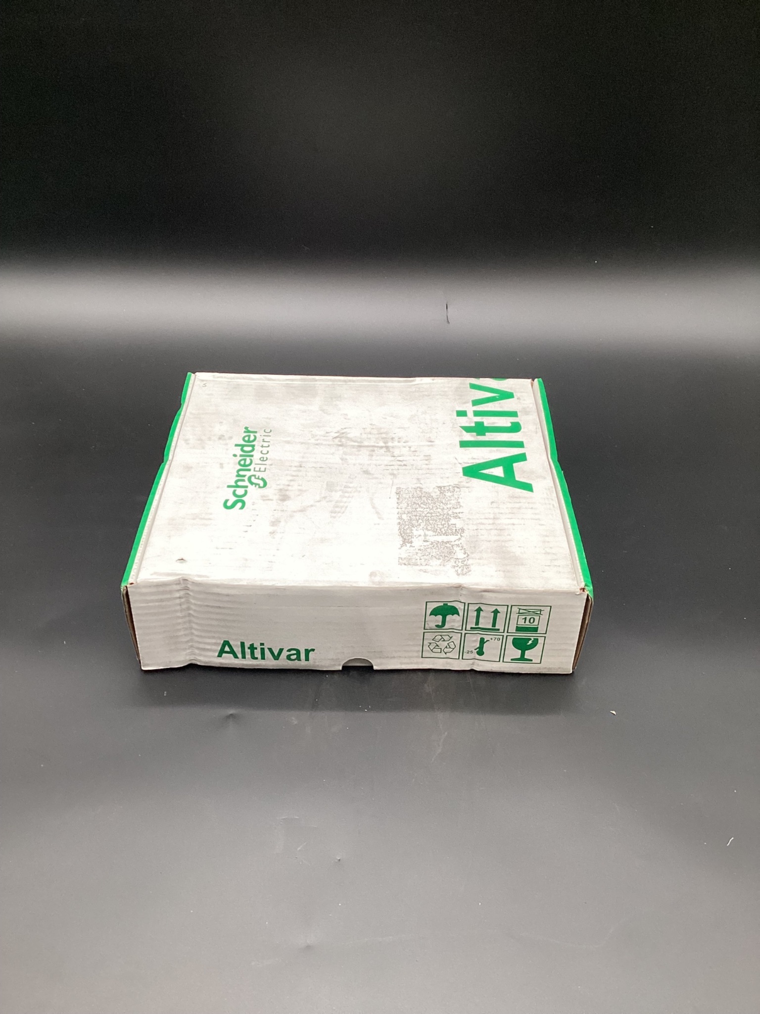 SCHNEIDER ELECTRIC ATV320U04N4B Frequency Converter NEW 2