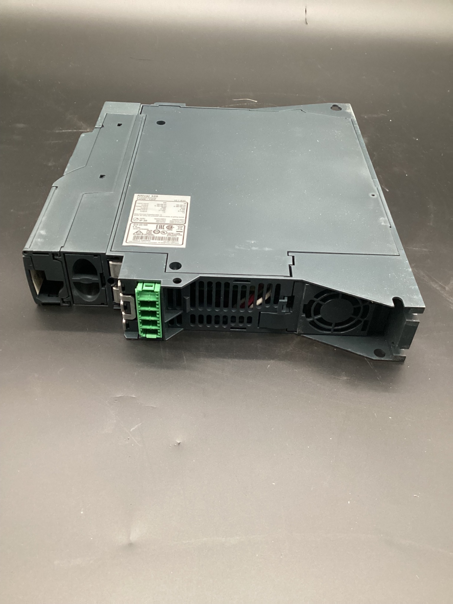 SCHNEIDER ELECTRIC ATV320U04N4B Frequency Converter NEW 10