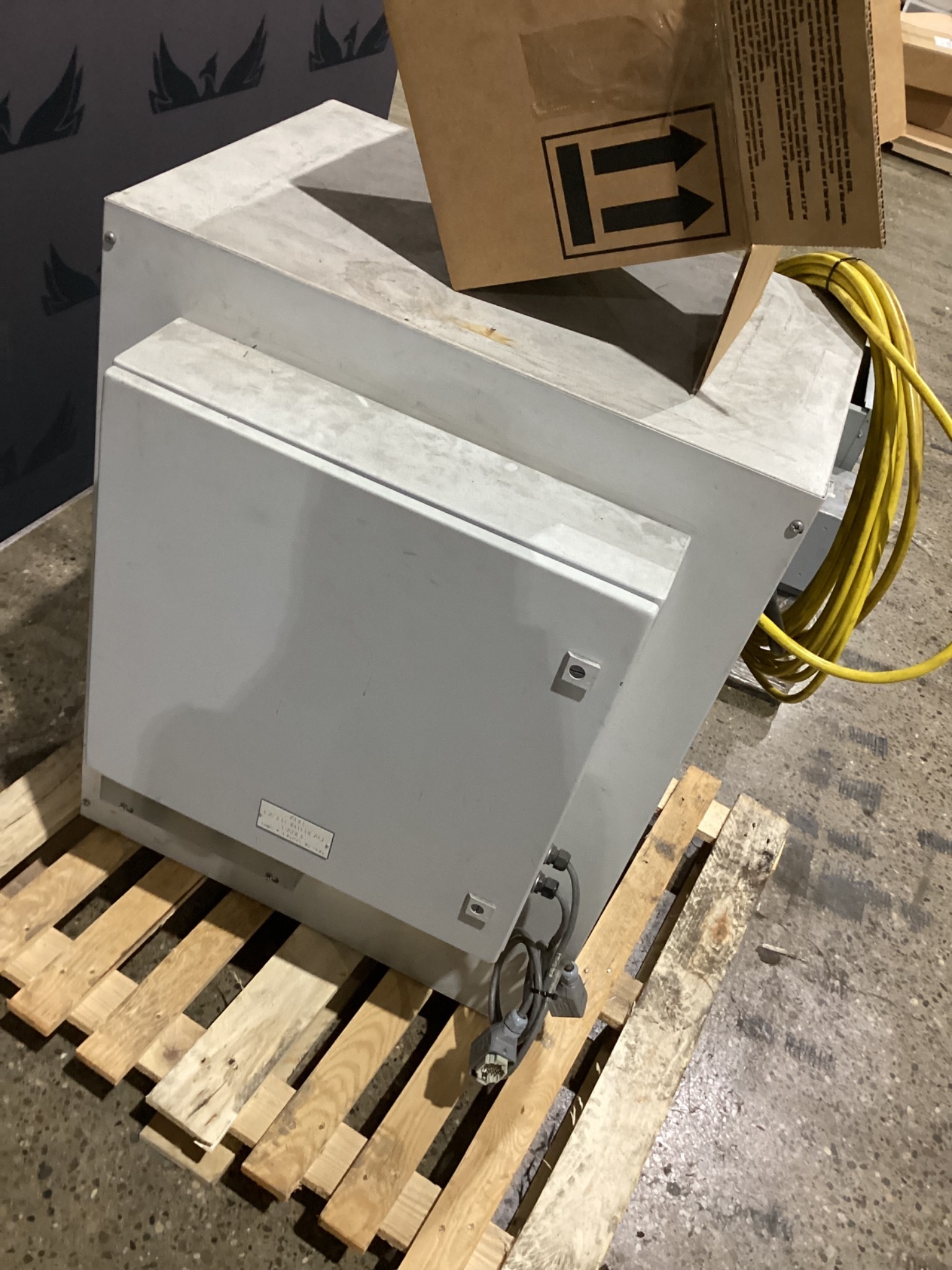 IPG YLR-1000 LASER CUTTING PANEL,CABINET AND TEACH PENDANT USED 1