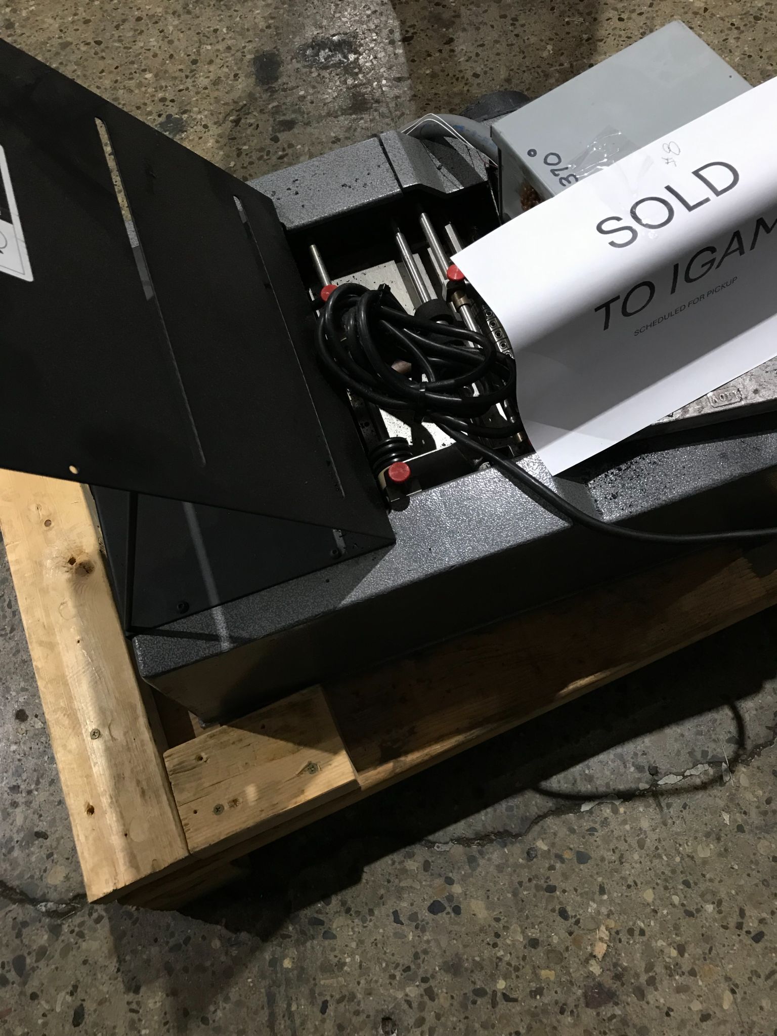 ADVENT 200 LABEL APPLICATOR USED WITH NO STAND 4