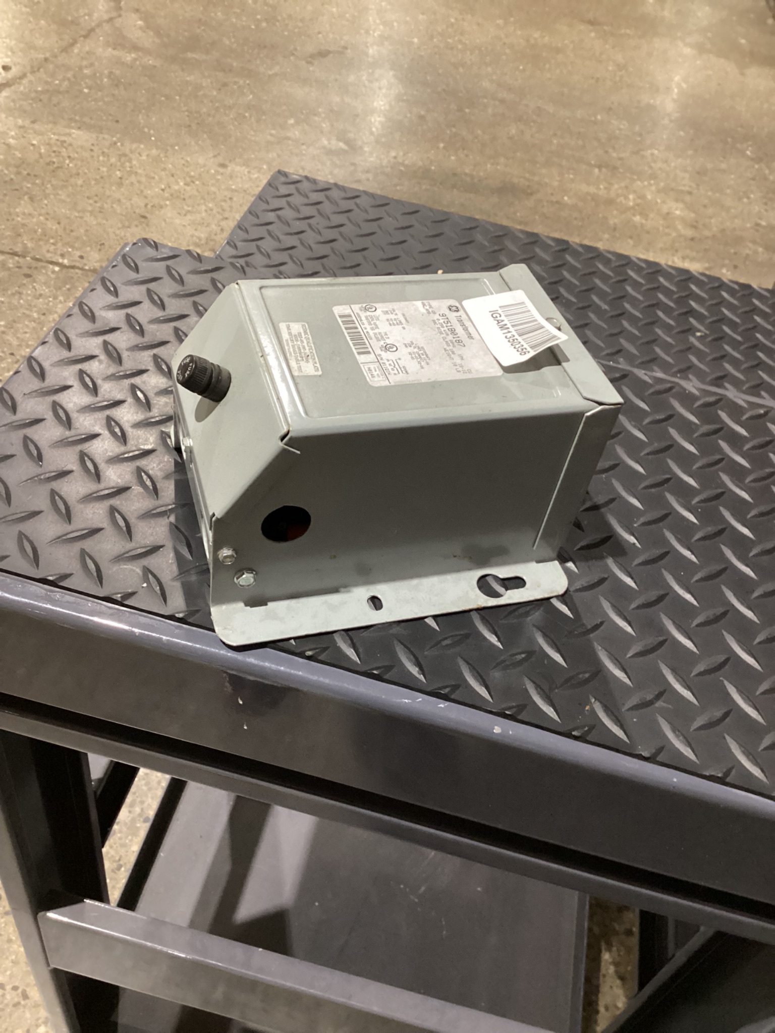 GENERAL ELECTRIC 9T51B0187 Transformer 277V - 120/240V, 1/4 kVa, 1PH USED 4