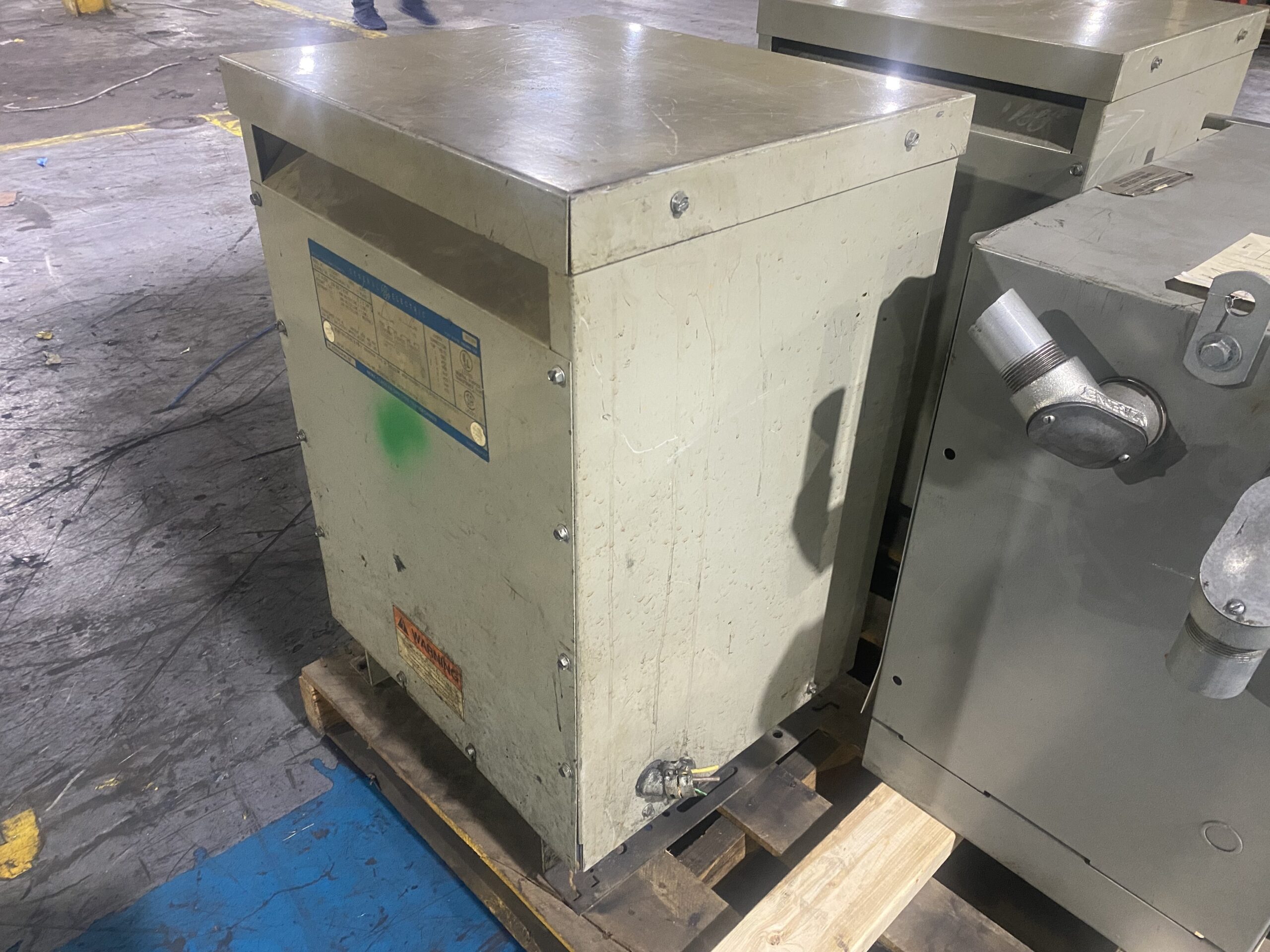 GENERAL ELECTRIC - 9T23B3871 Transformer 480V - 208Y/120V, 15kVA USED 2