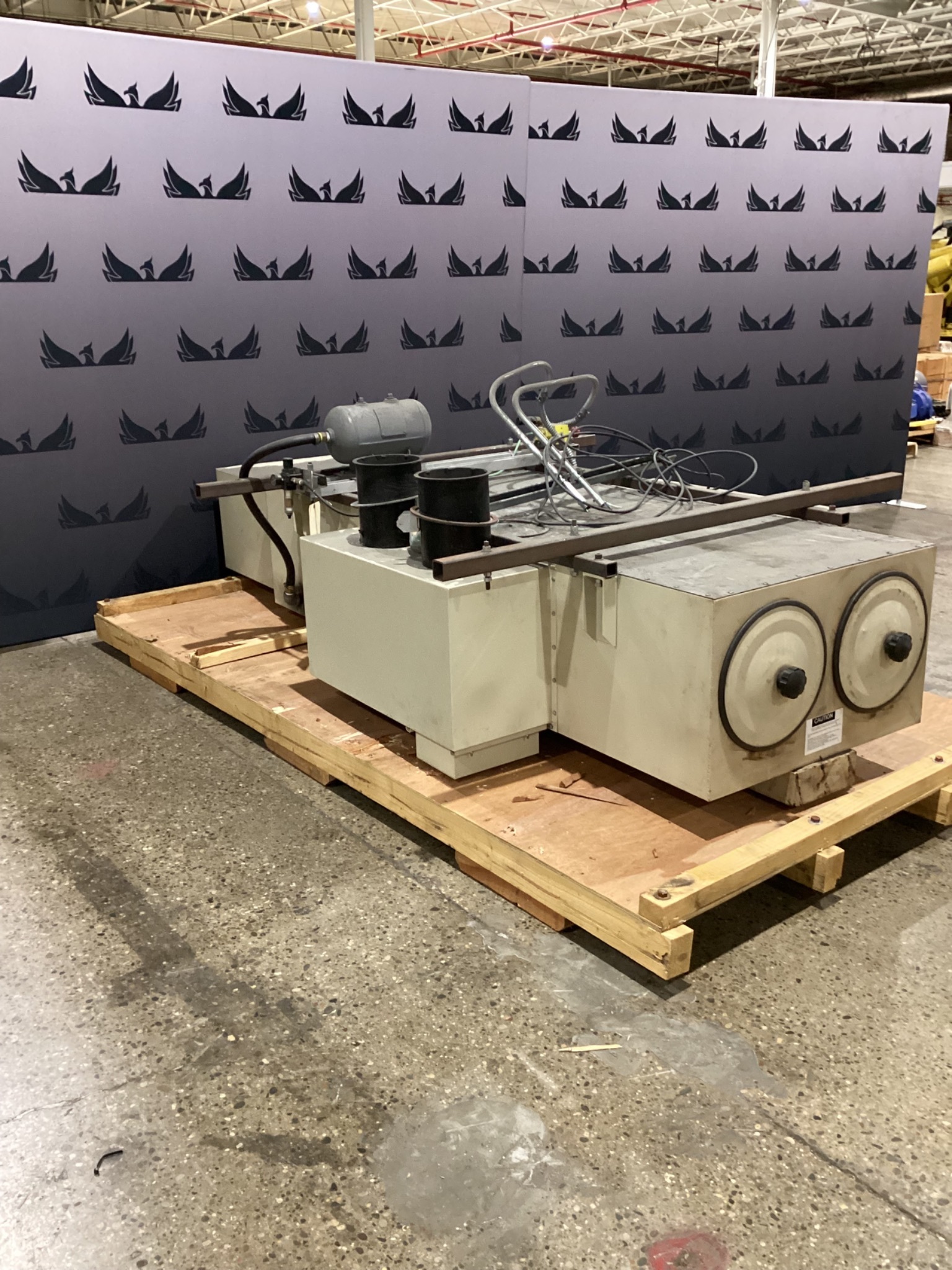 AIR QUALITY ENGINEERING AQE4000 FUME EXTRACTOR USED 1