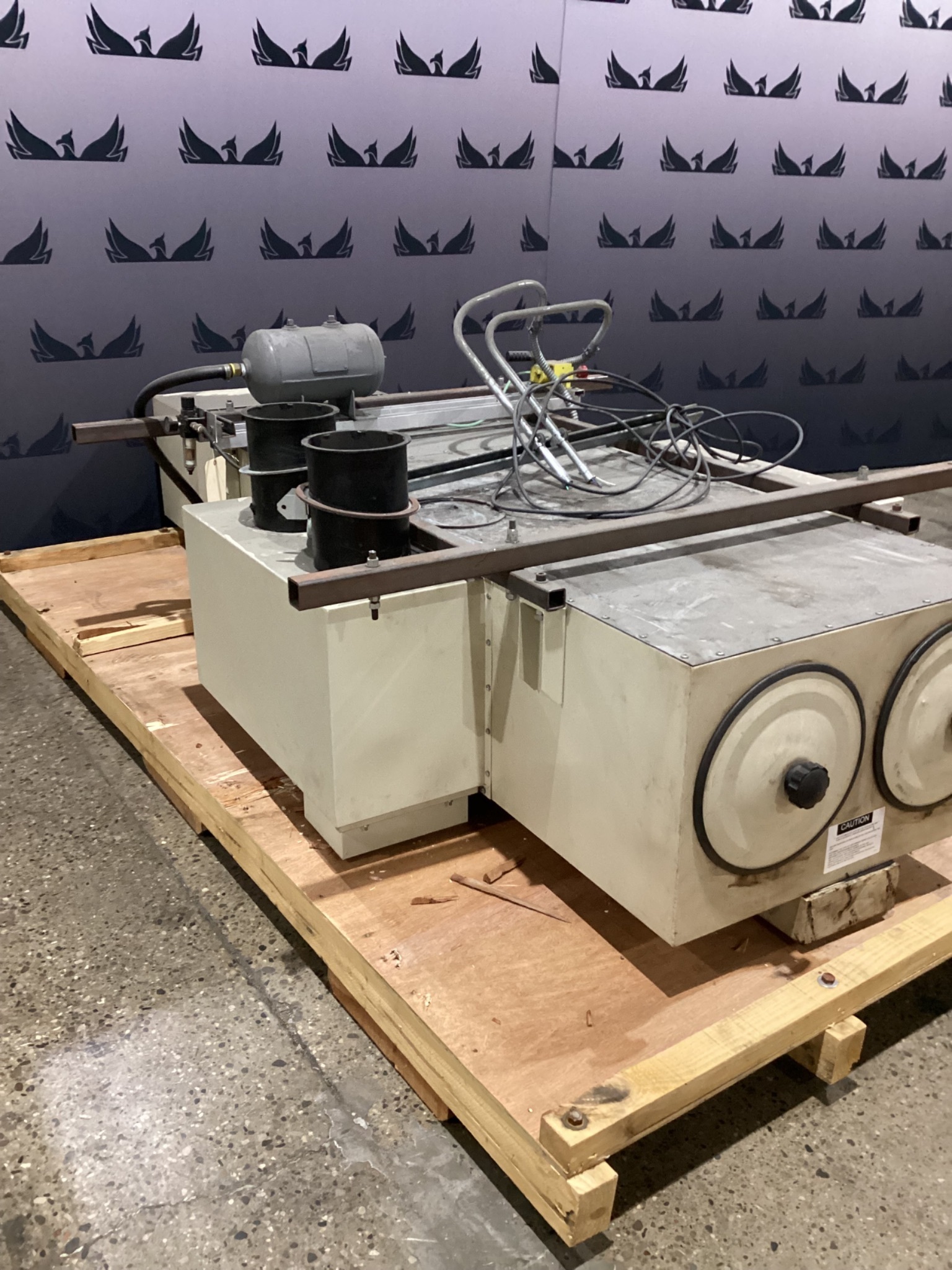 AIR QUALITY ENGINEERING AQE4000 FUME EXTRACTOR USED 2