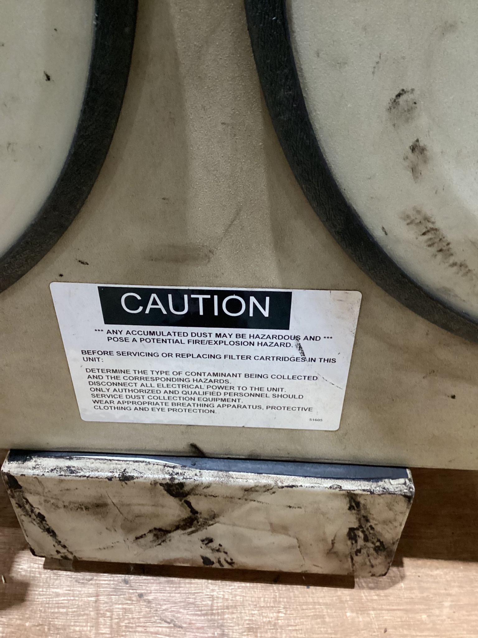 AIR QUALITY ENGINEERING AQE4000 FUME EXTRACTOR USED 7