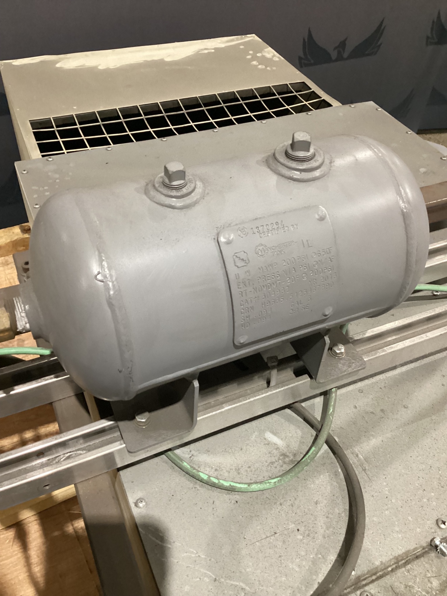 AIR QUALITY ENGINEERING AQE4000 FUME EXTRACTOR USED 11