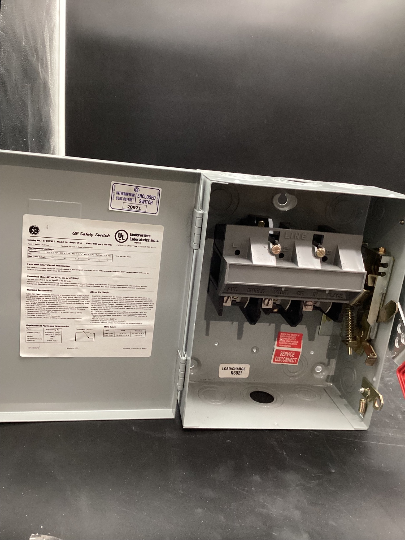 GENERAL ELECTRIC THN3361 General Purpose Safety Switch 30A, 600 VAC USED 3