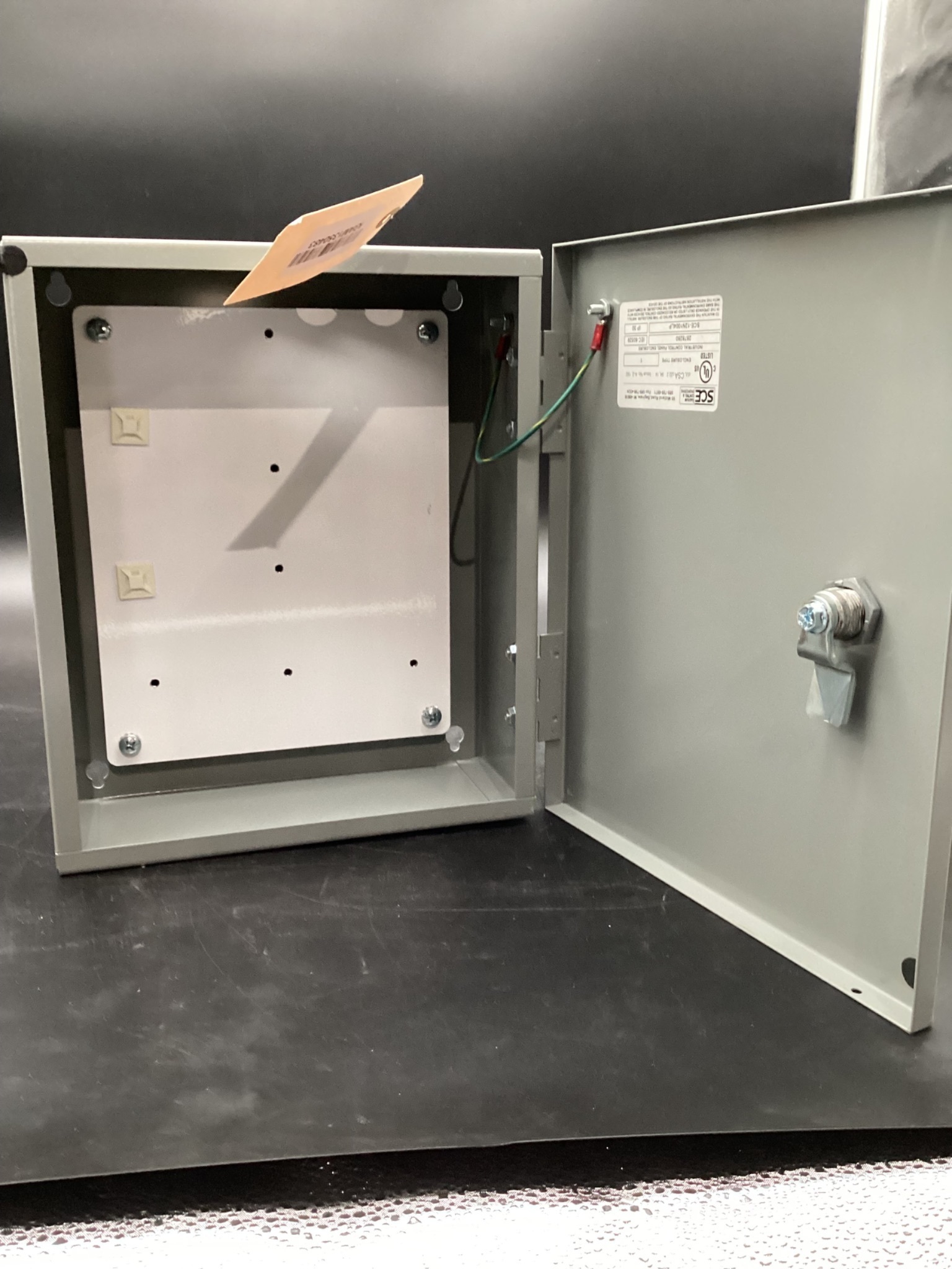 SAGINAW SCE-12N1004LP NEMA-1 Enclosure USED 1